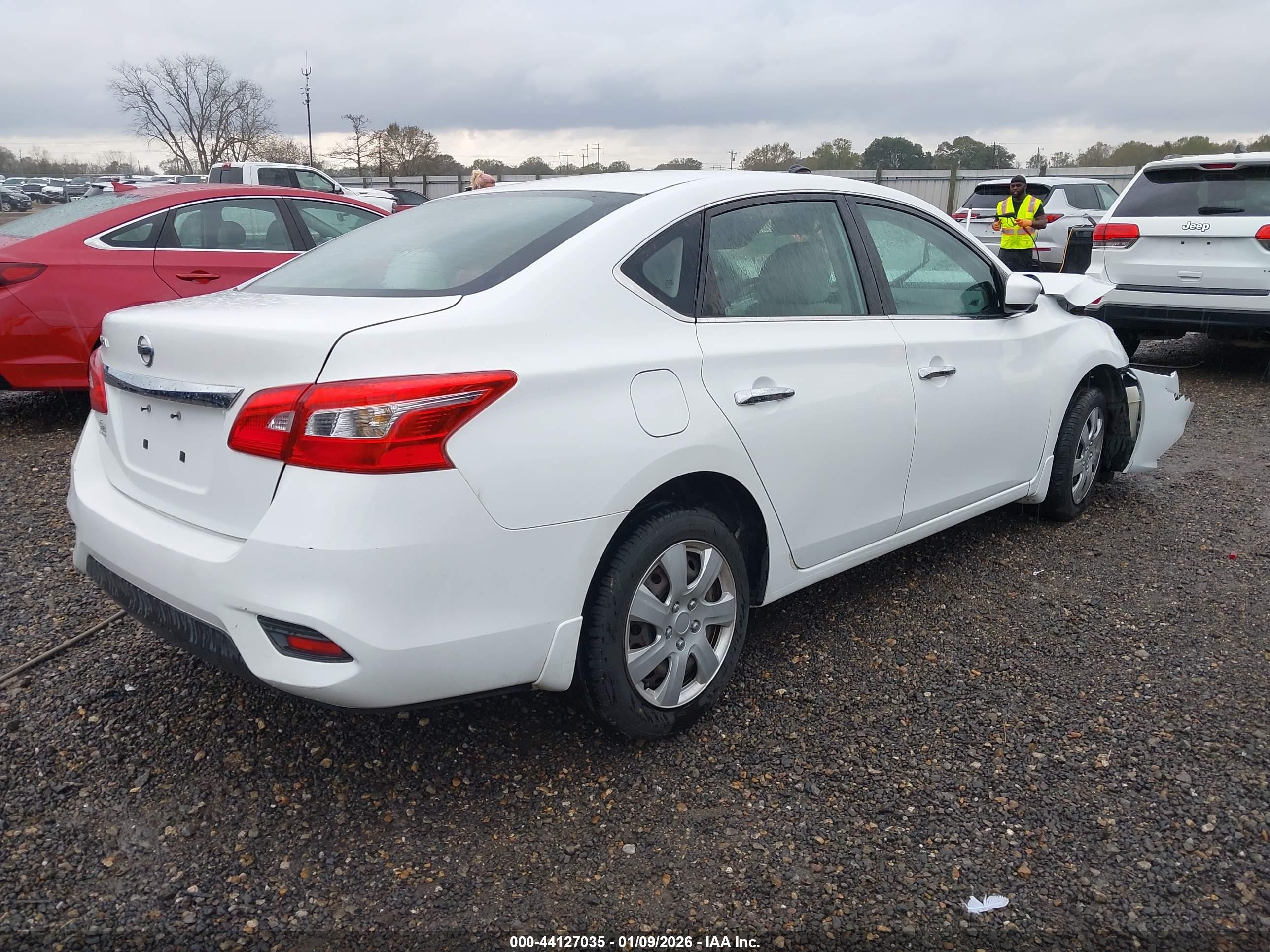 NISSAN SENTRA image 4