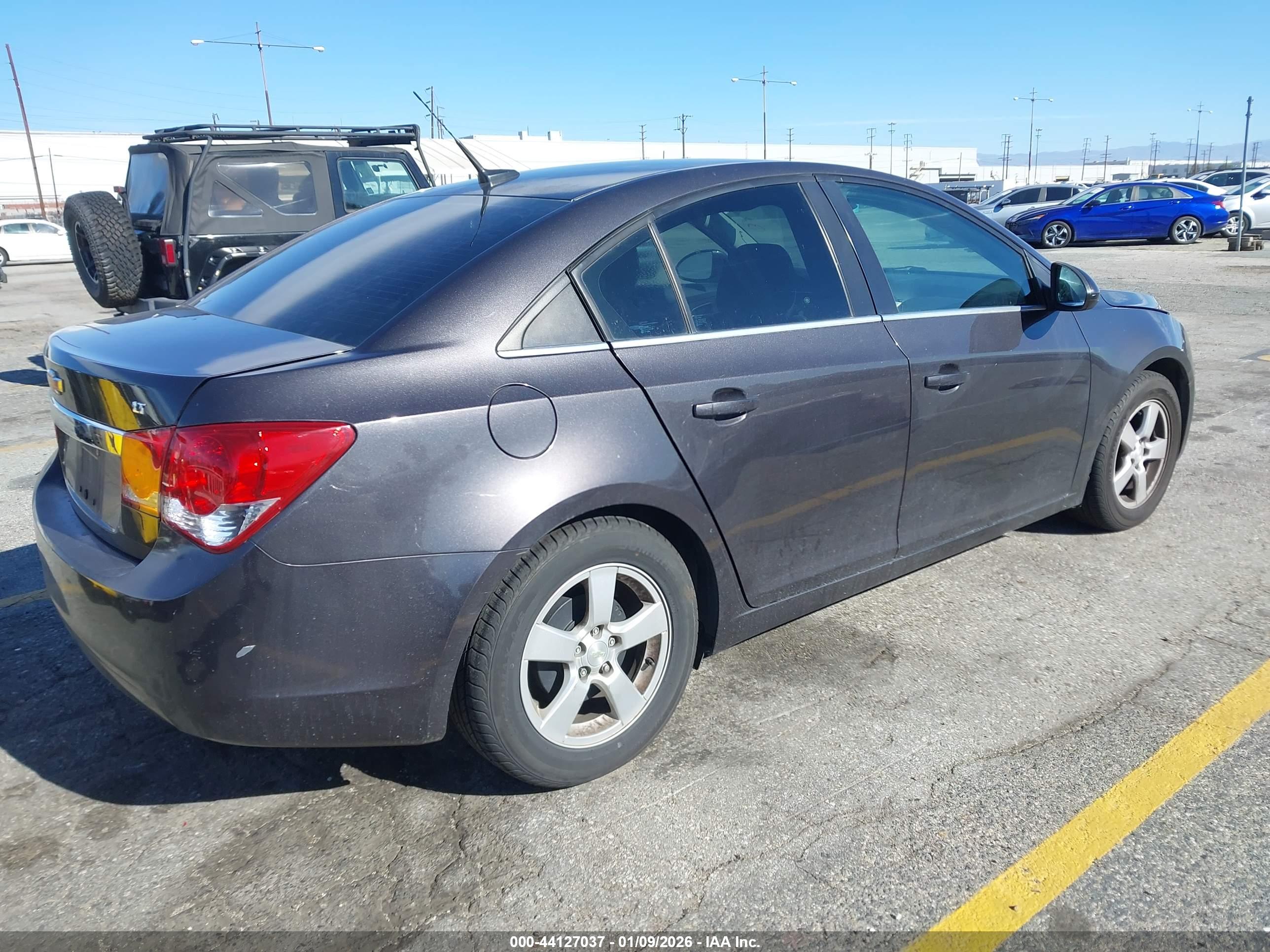 CHEVROLET CRUZE image 4
