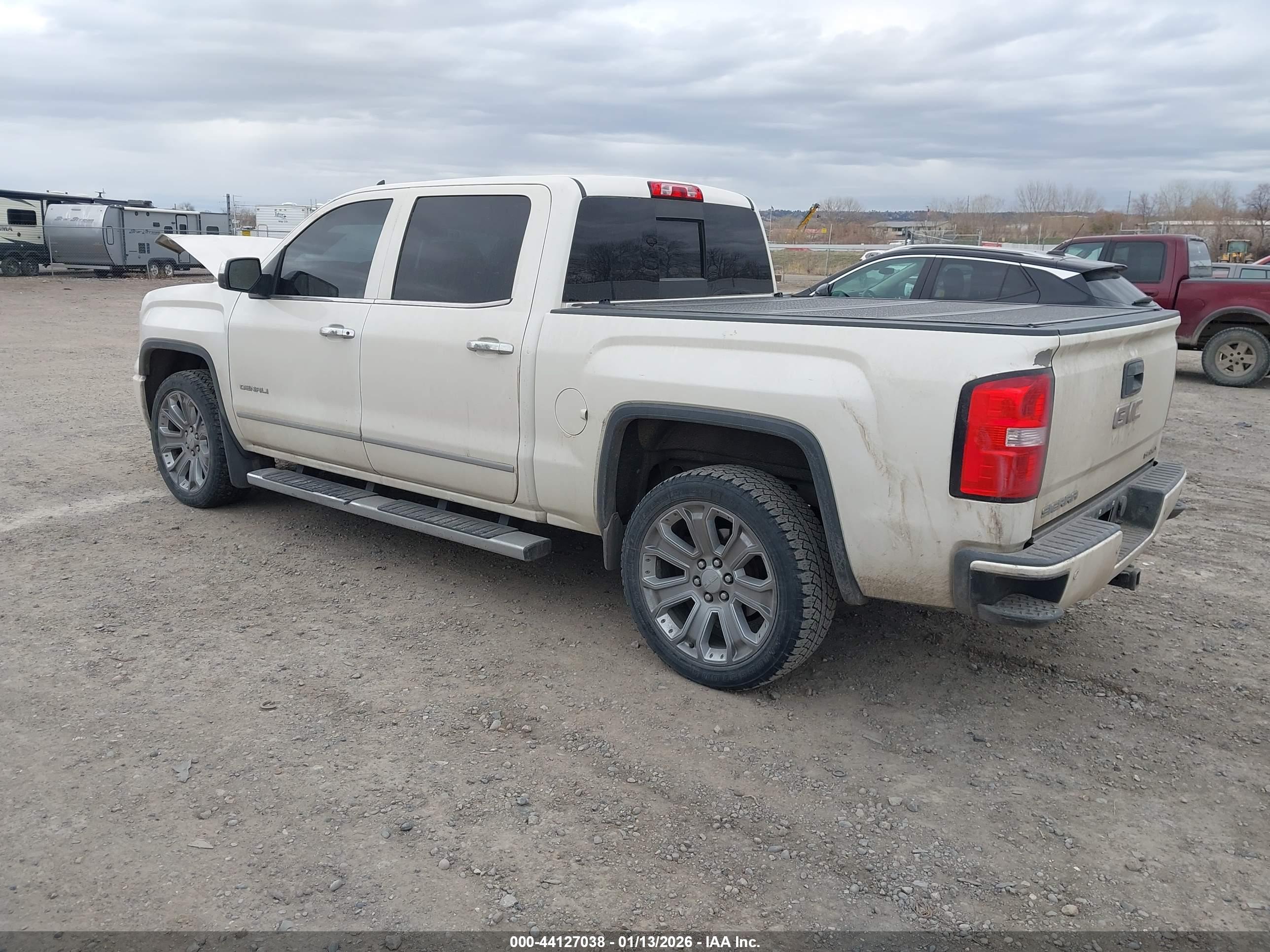 GMC SIERRA image 3
