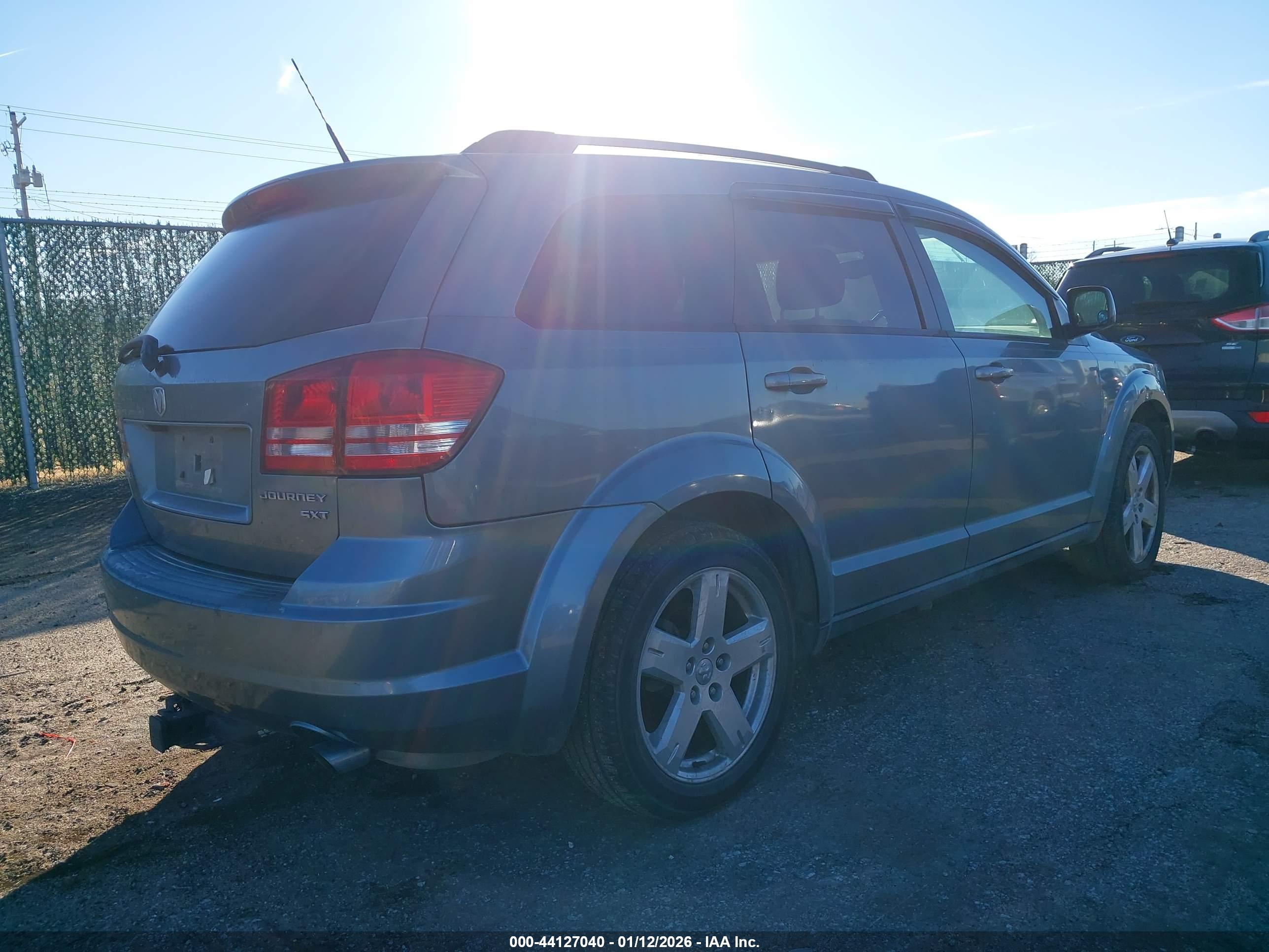 DODGE JOURNEY image 4