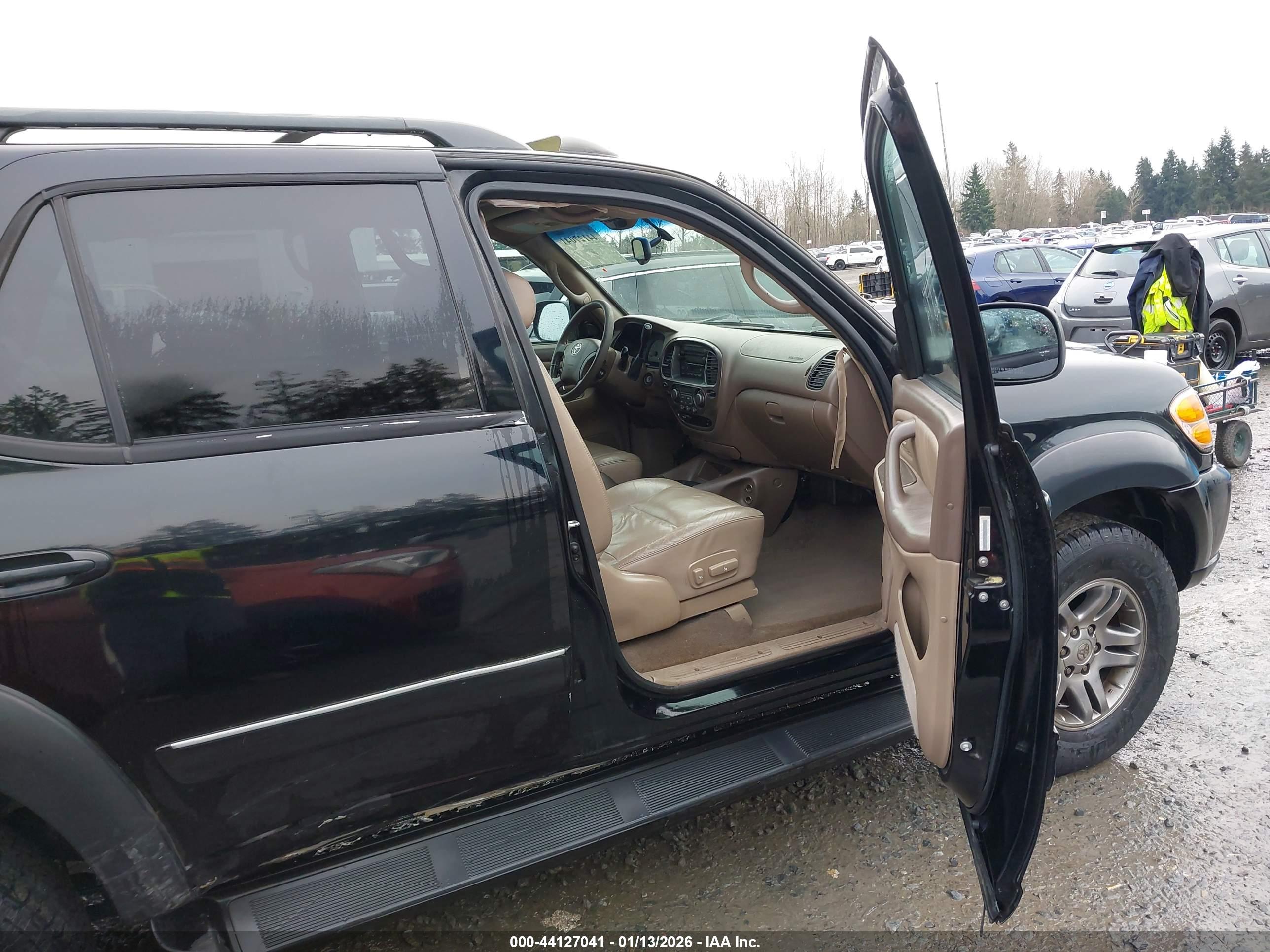 TOYOTA SEQUOIA image 5