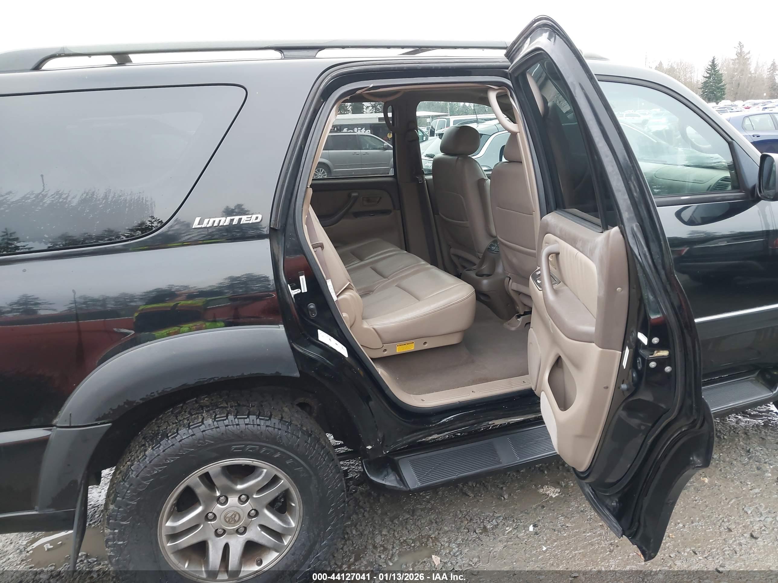 TOYOTA SEQUOIA image 8