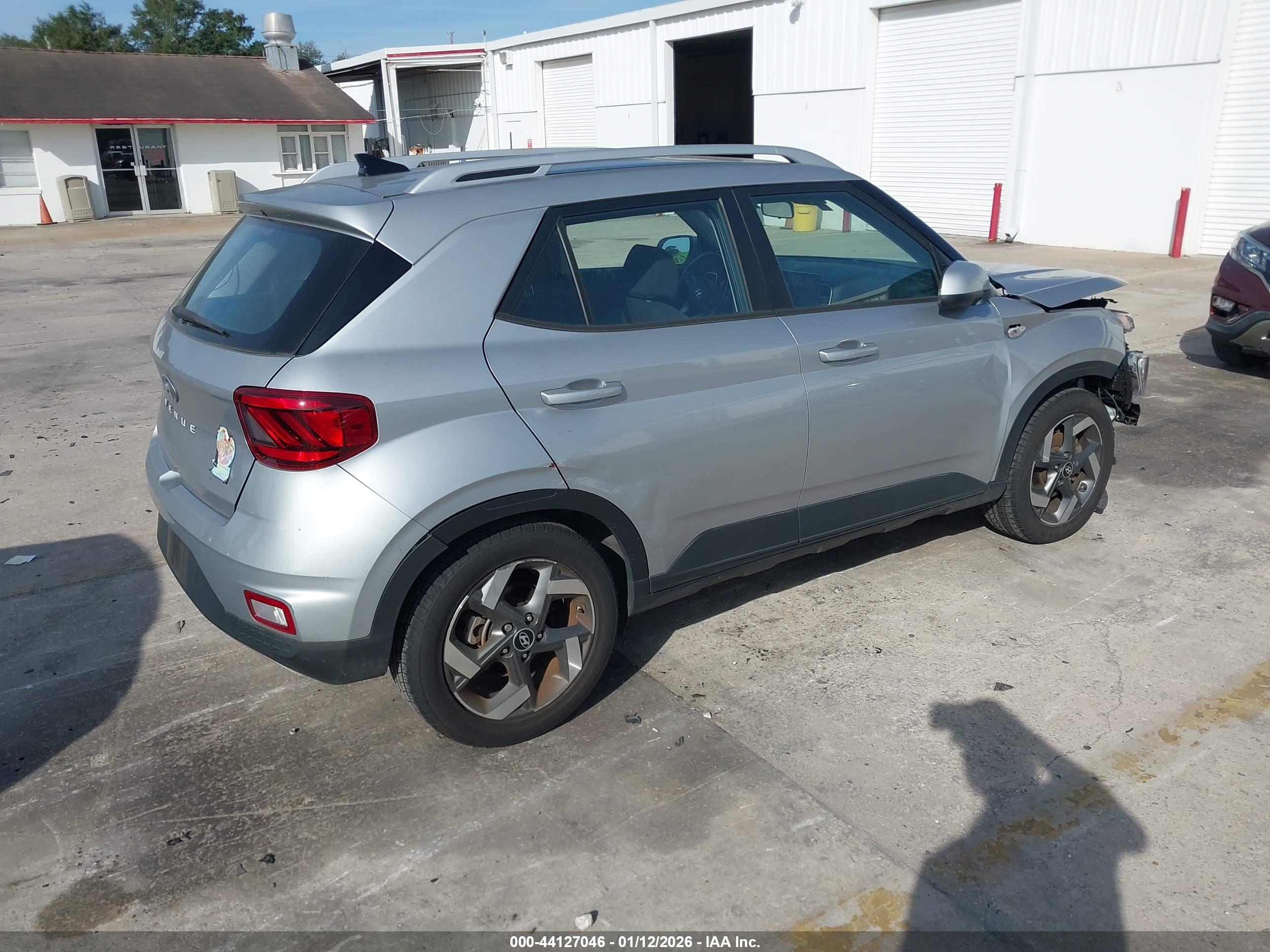 HYUNDAI VENUE image 4