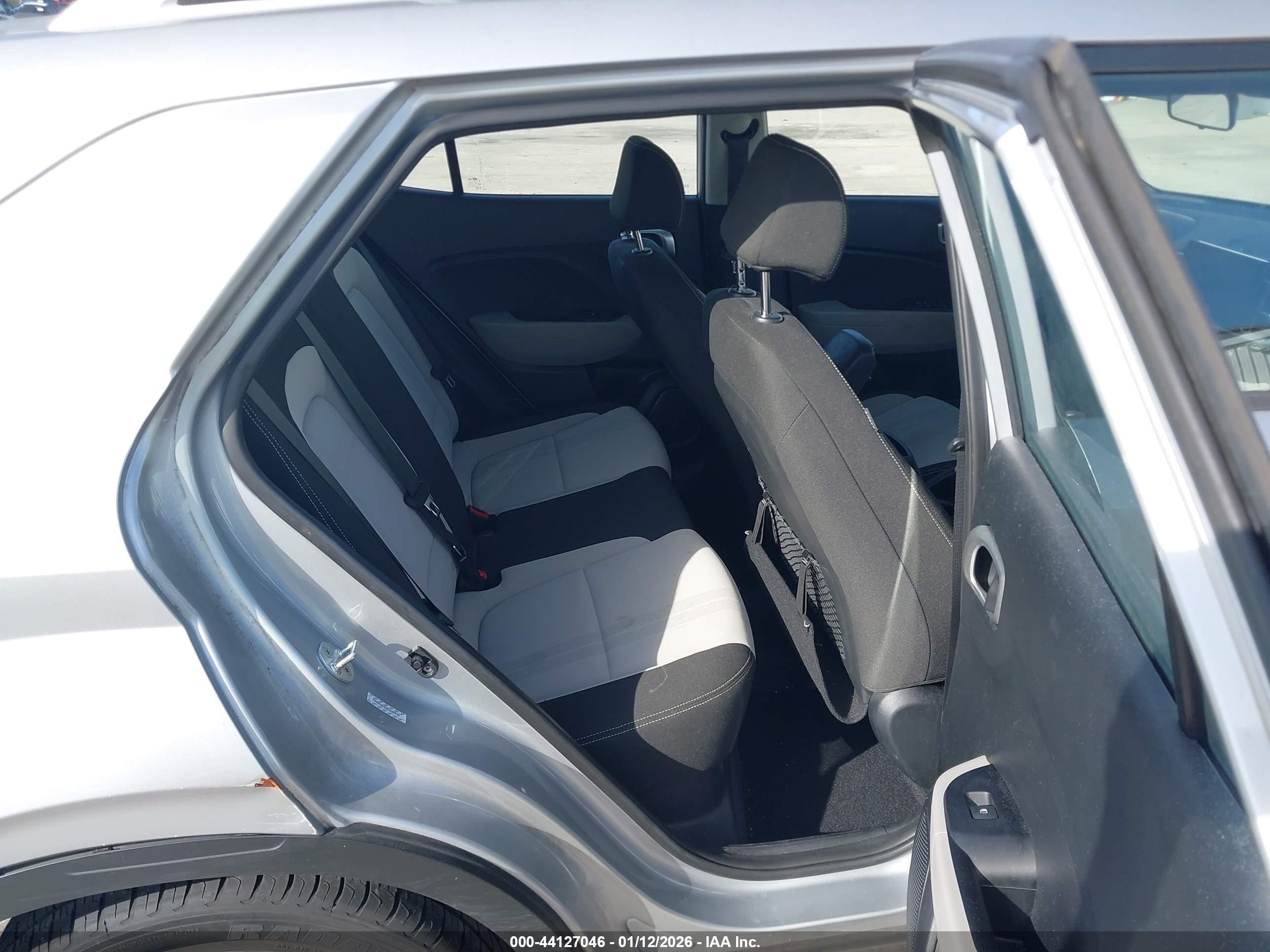 HYUNDAI VENUE image 8