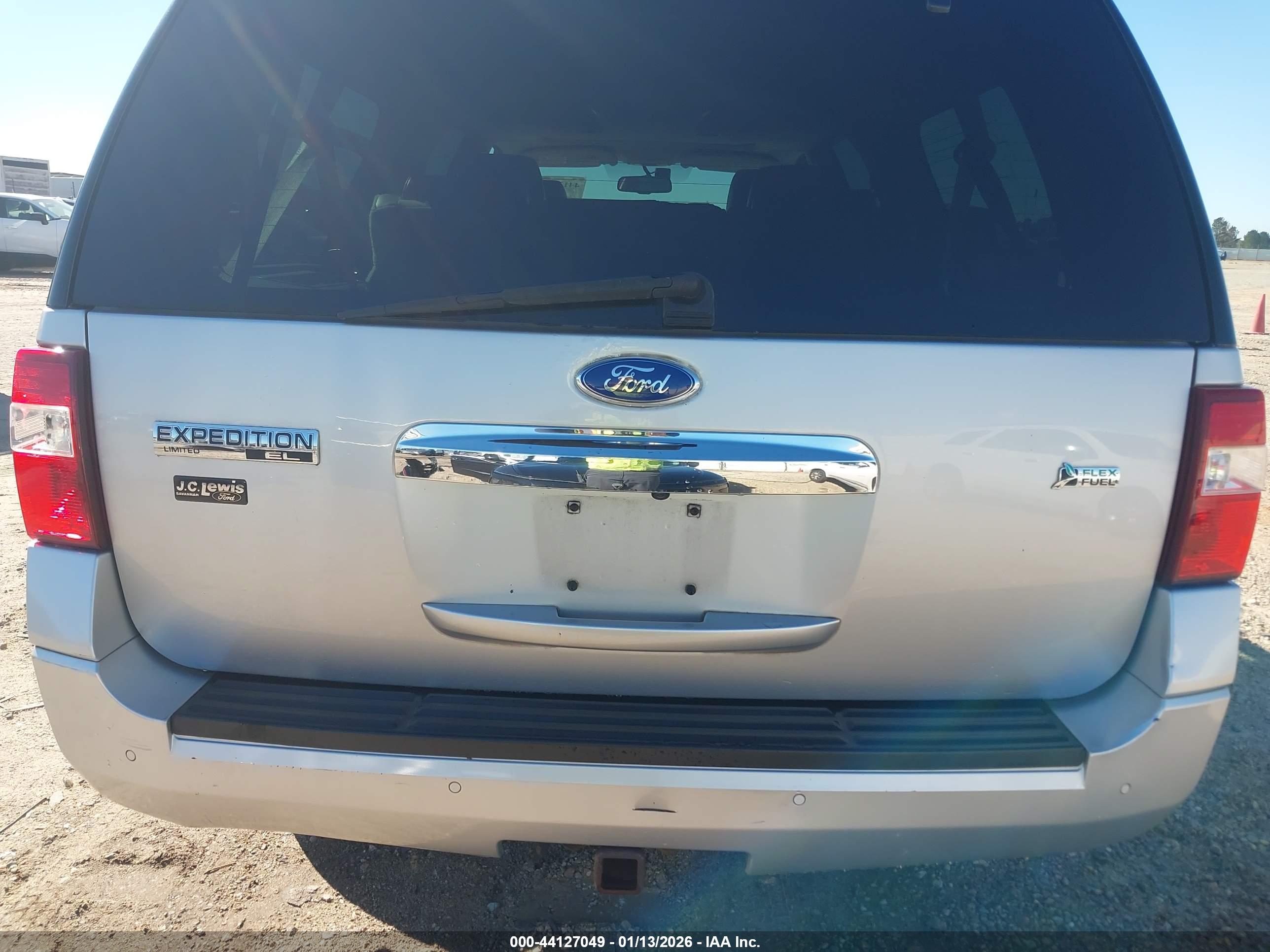 FORD EXPEDITION image 6