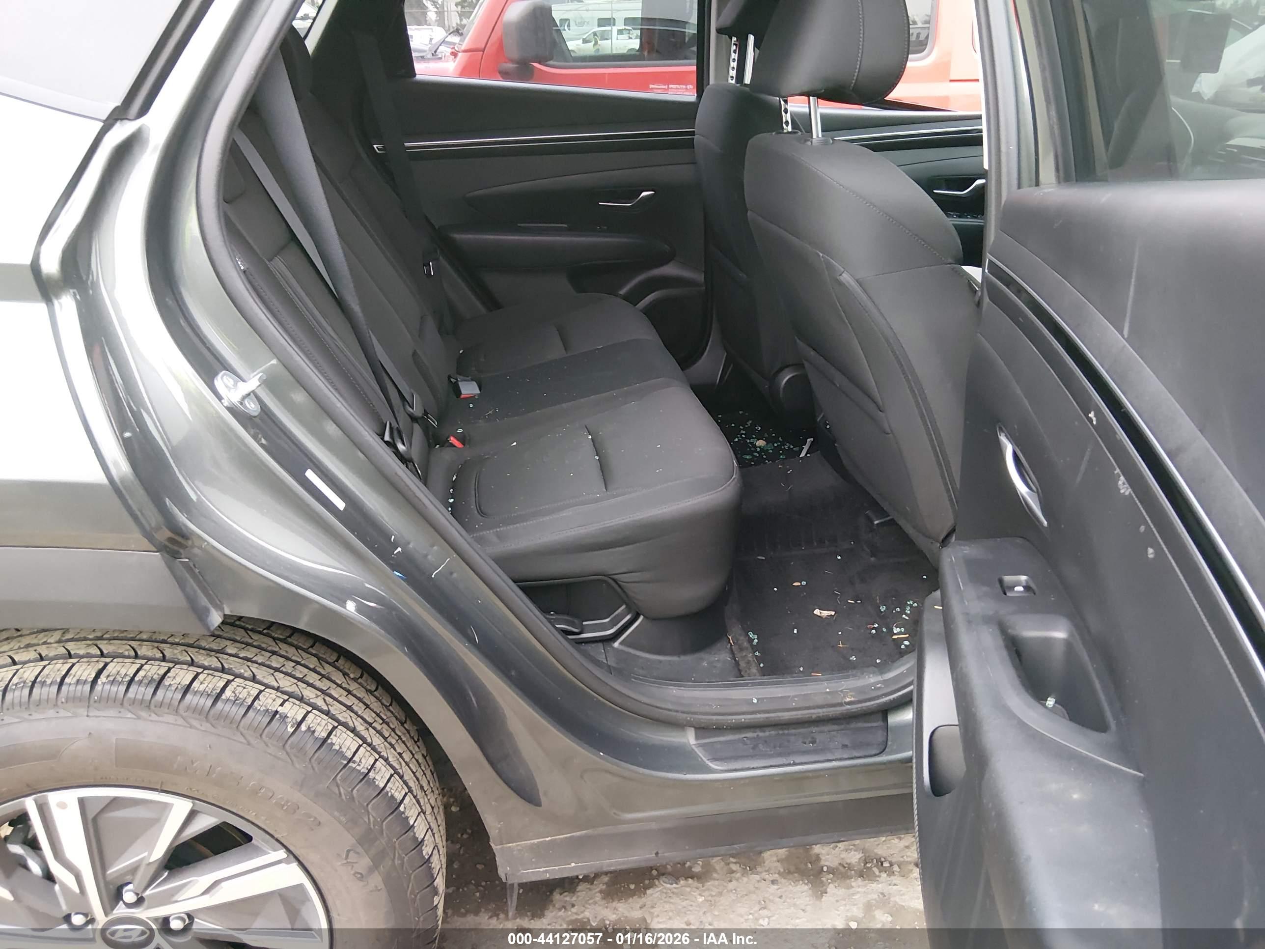 HYUNDAI TUCSON image 8