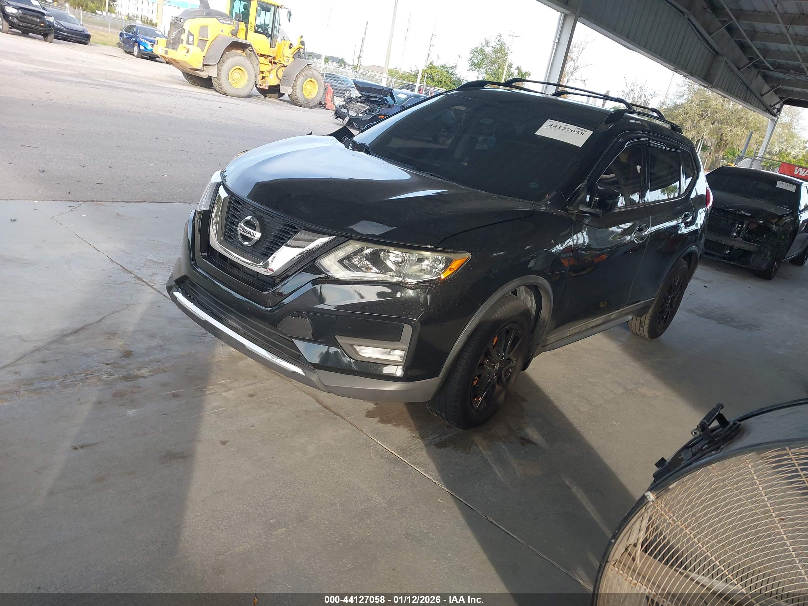 NISSAN ROGUE image 2