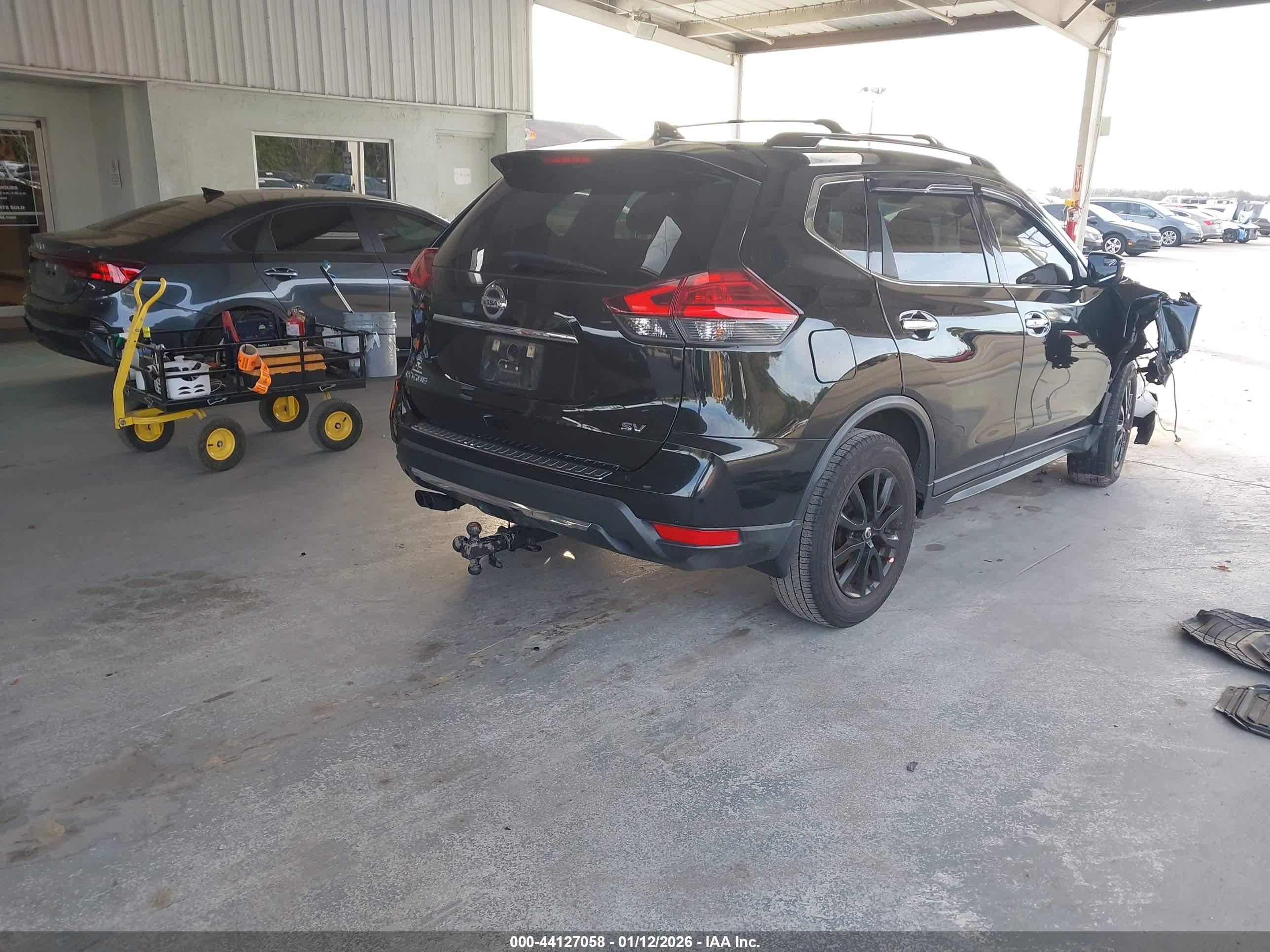NISSAN ROGUE image 4