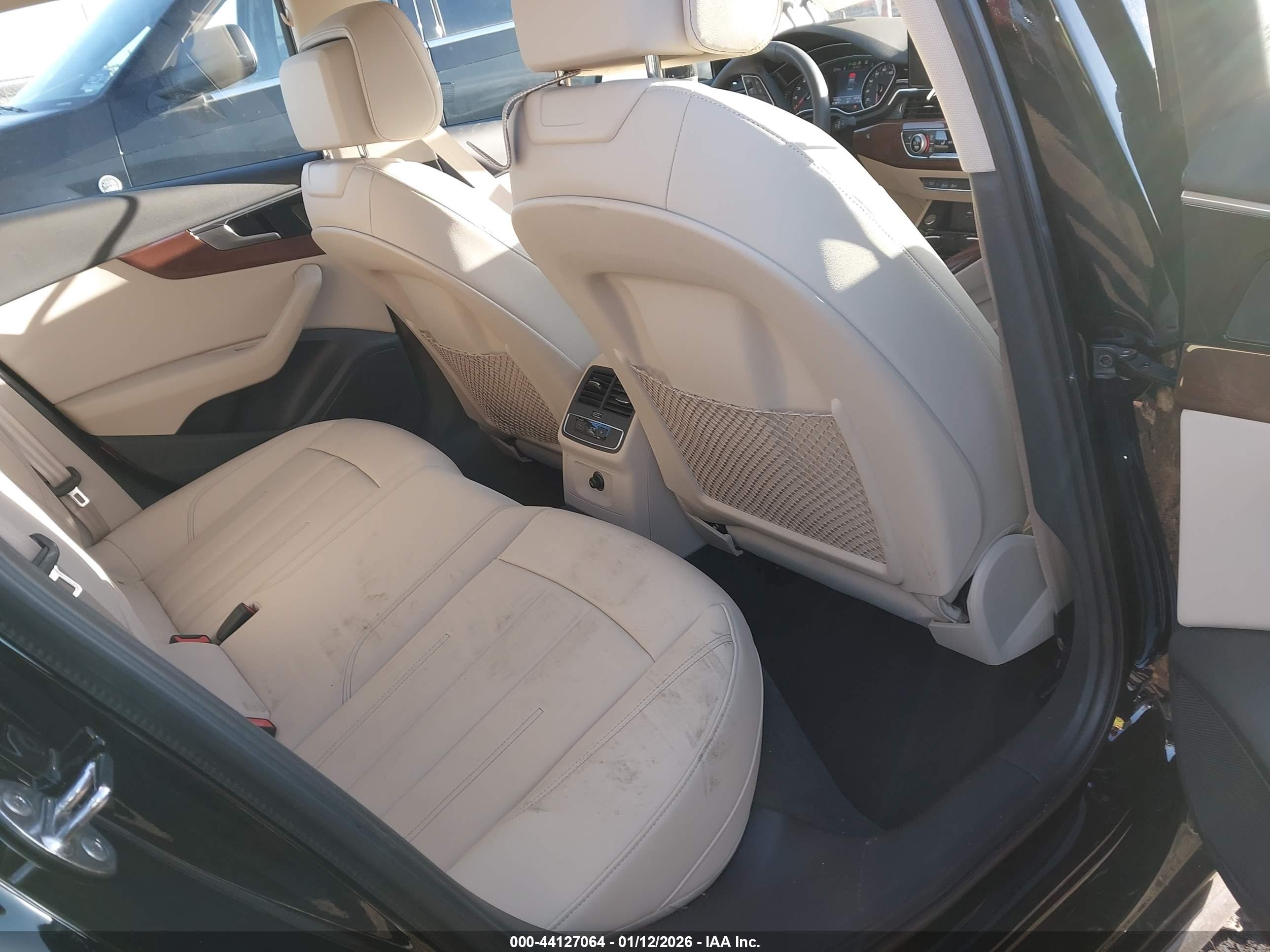 AUDI A4 image 8