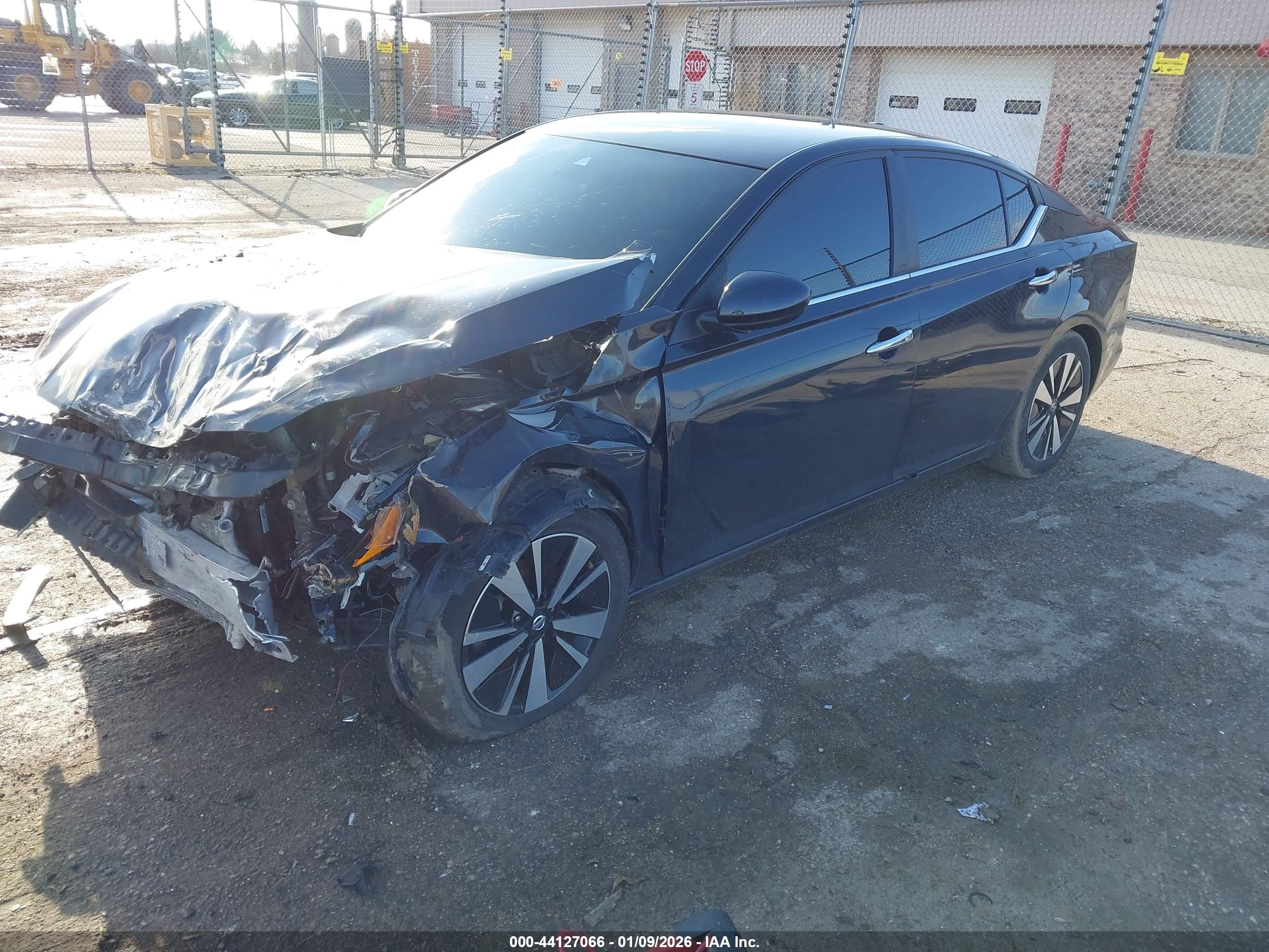 NISSAN ALTIMA image 2