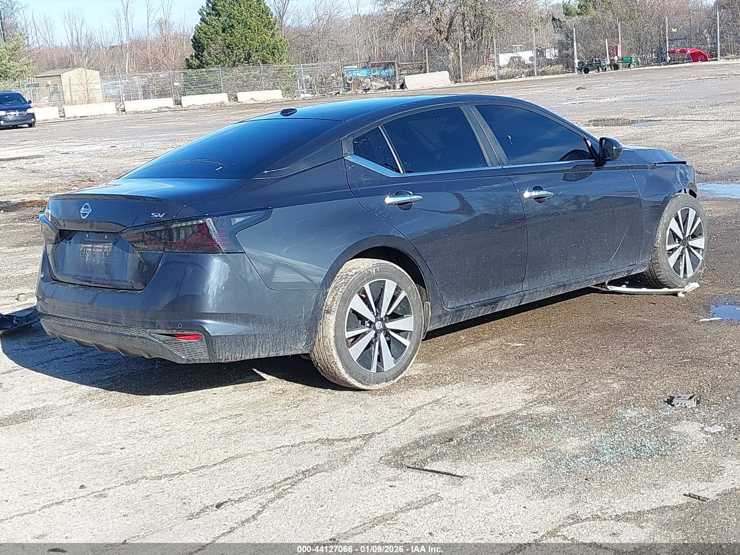 NISSAN ALTIMA image 4