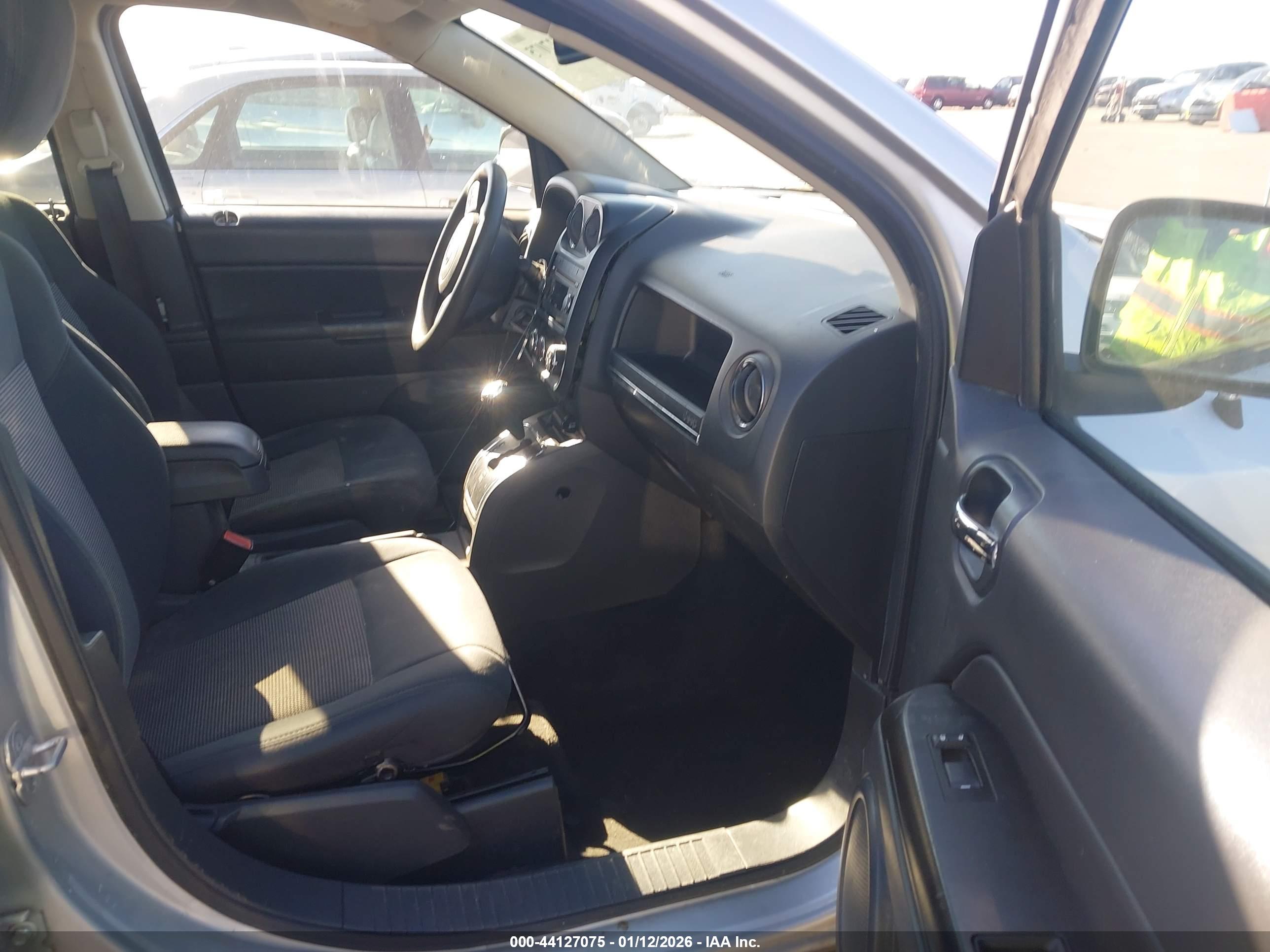 JEEP COMPASS image 5