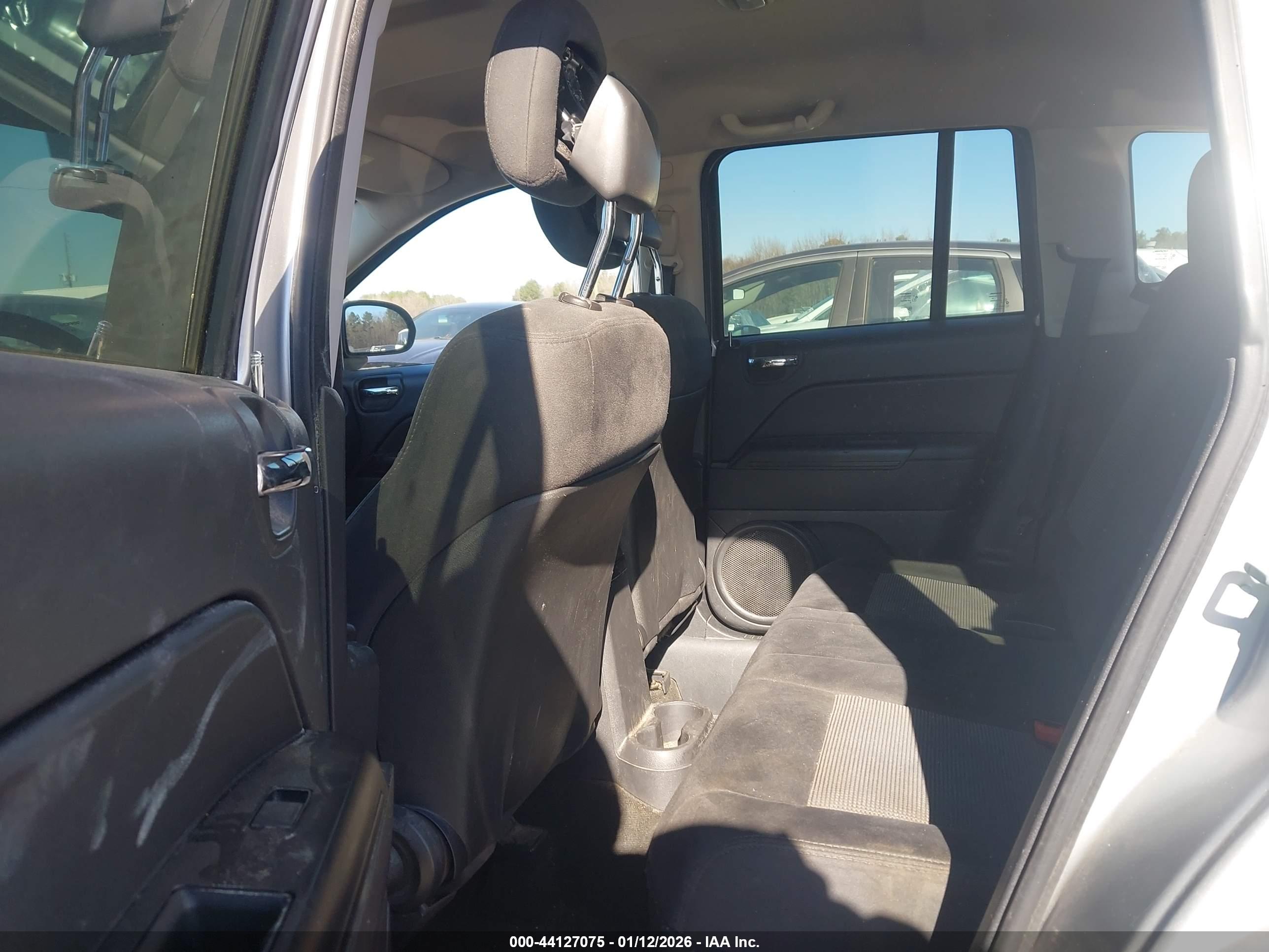 JEEP COMPASS image 8