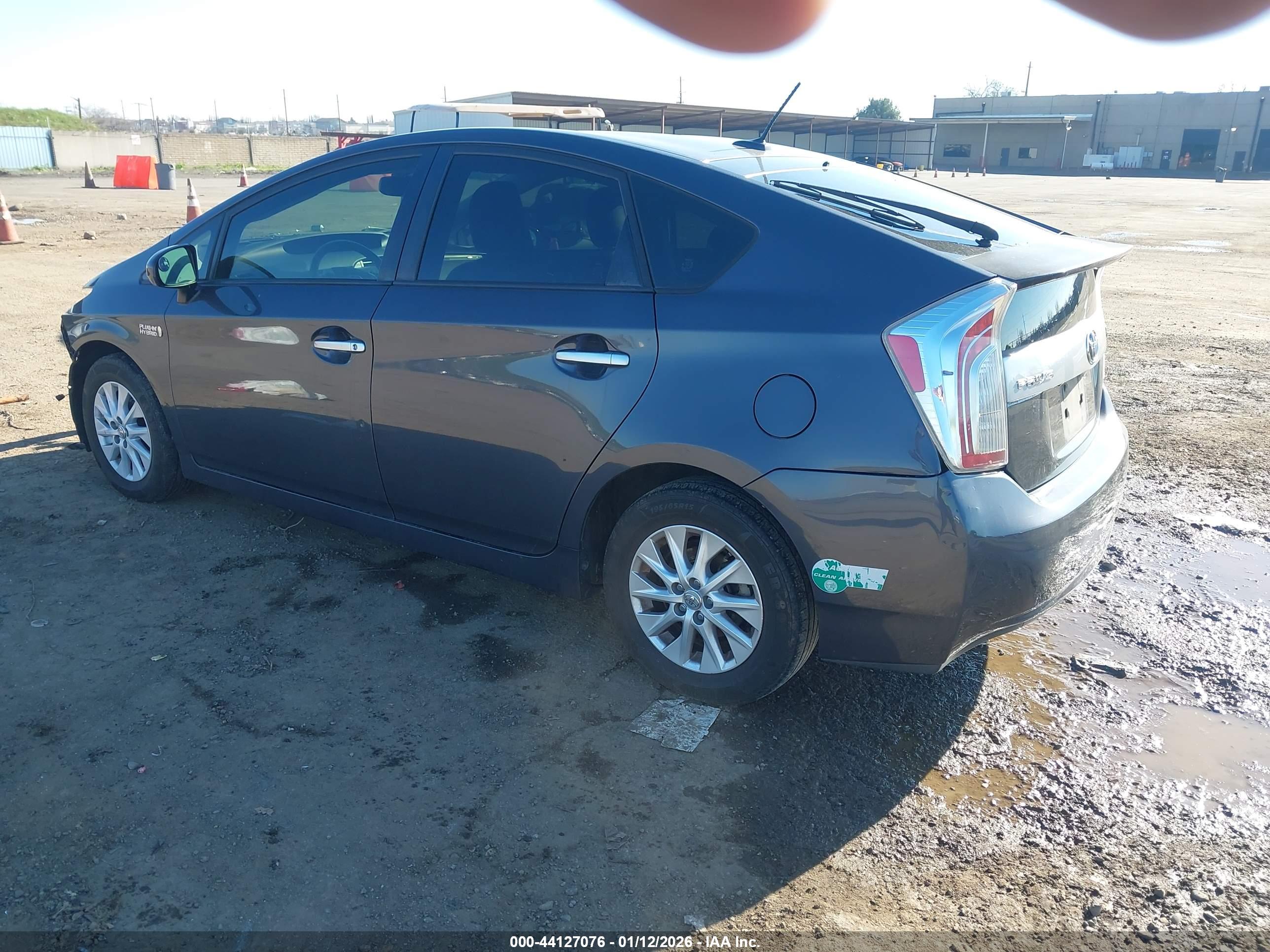 TOYOTA PRIUS image 3