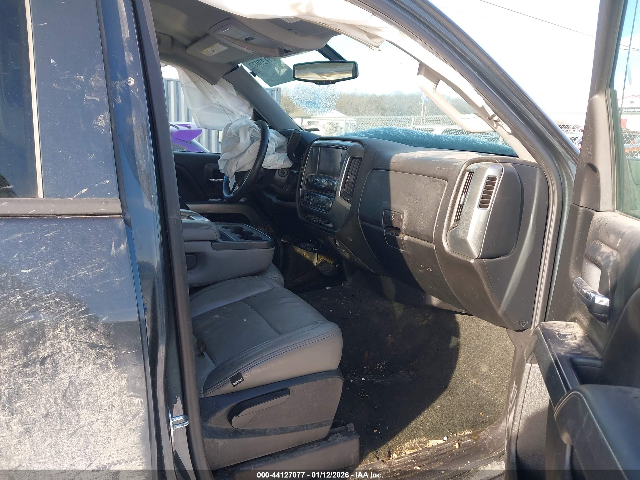 CHEVROLET SILVERADO image 5