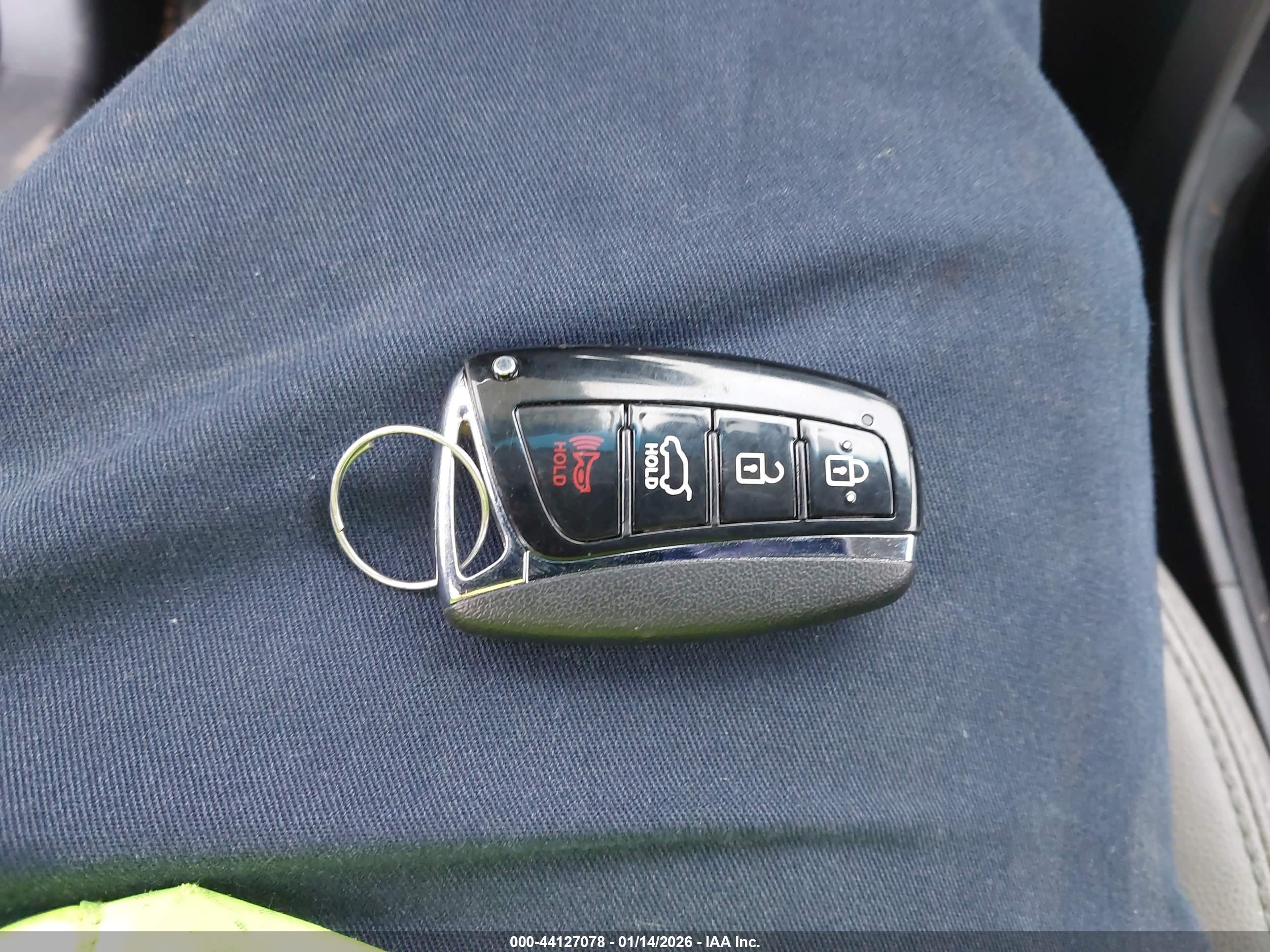 HYUNDAI SANTA image 11