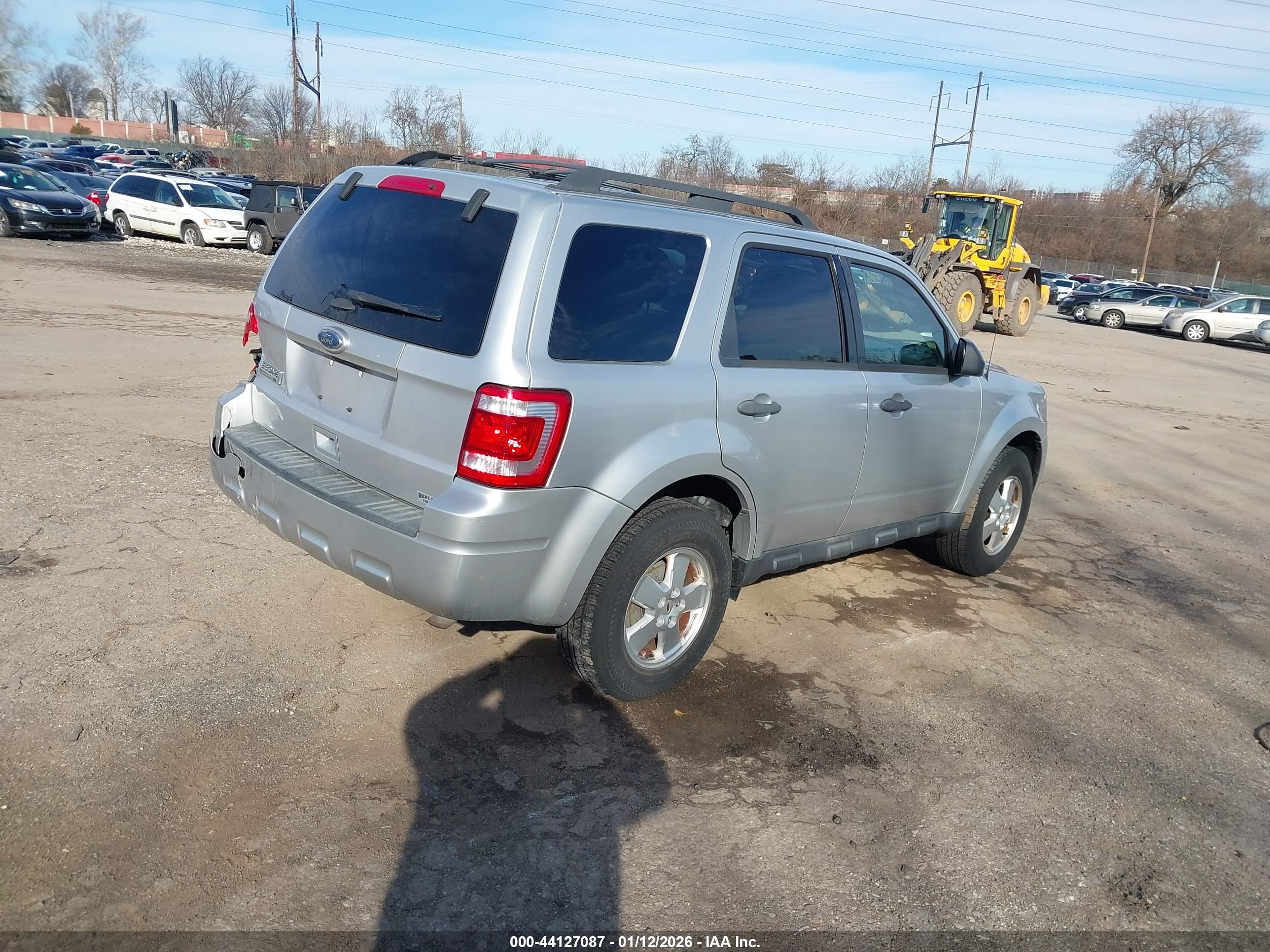 FORD ESCAPE image 4