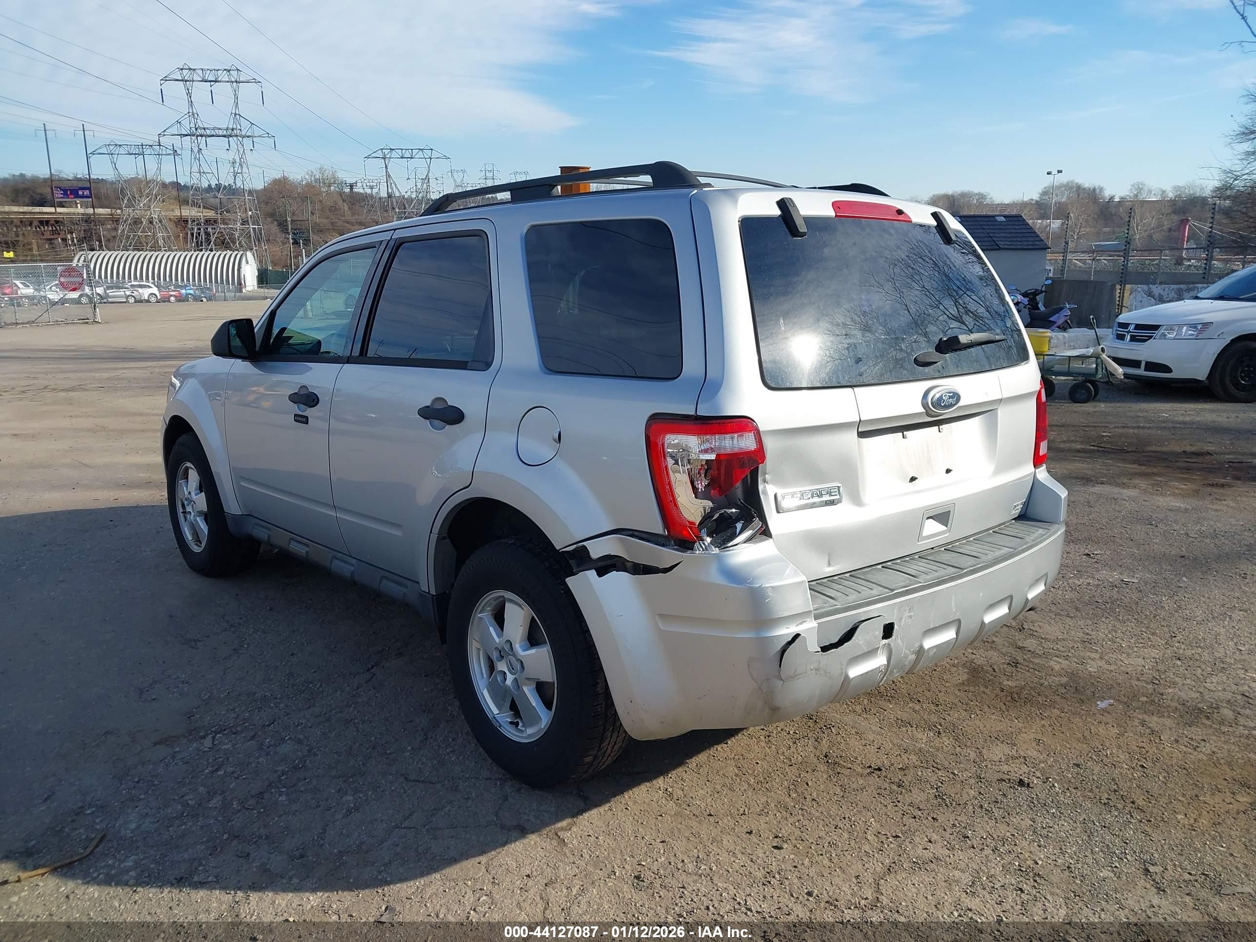 FORD ESCAPE image 6