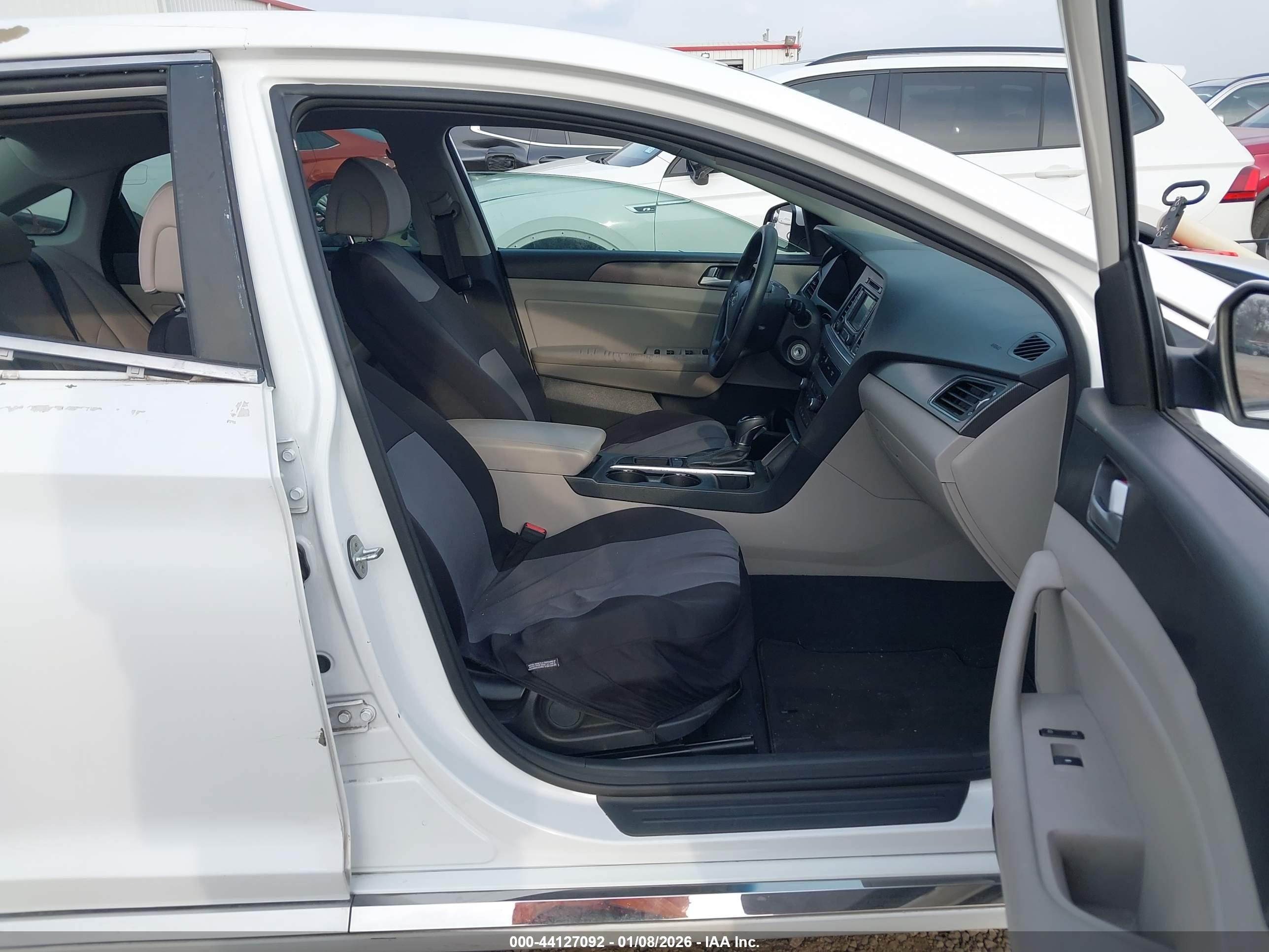 HYUNDAI SONATA image 5