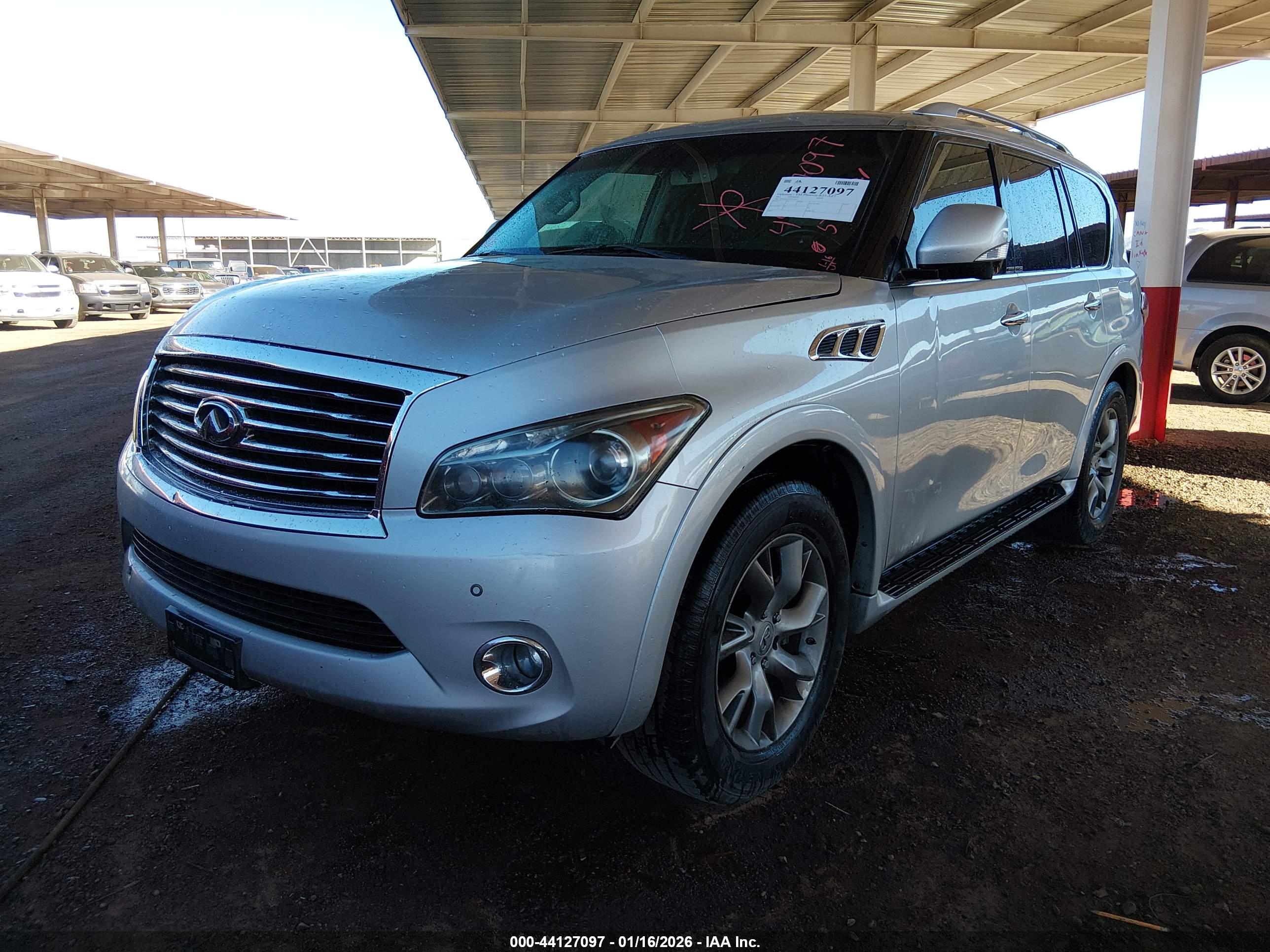 INFINITI QX56 image 2