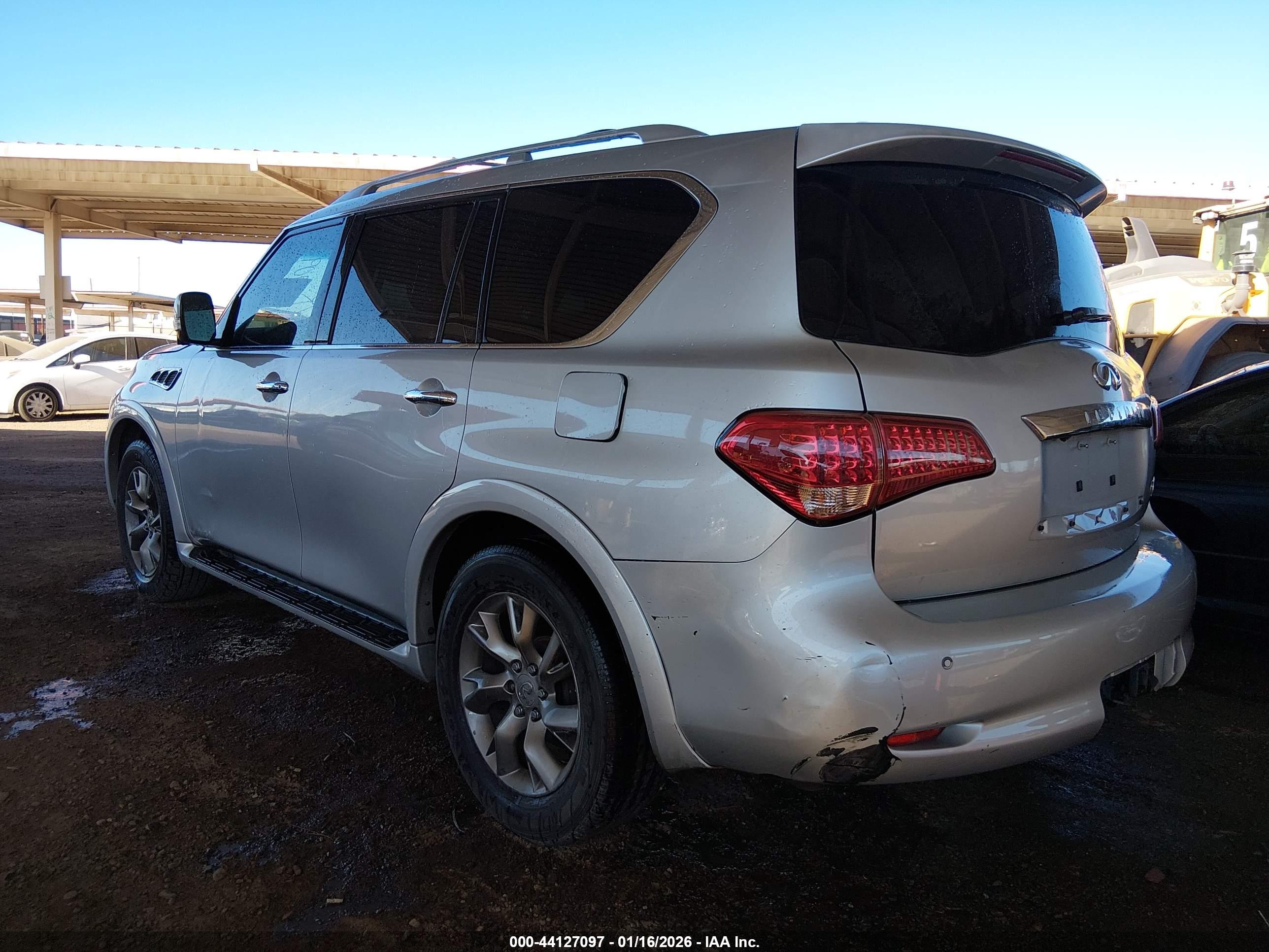 INFINITI QX56 image 3