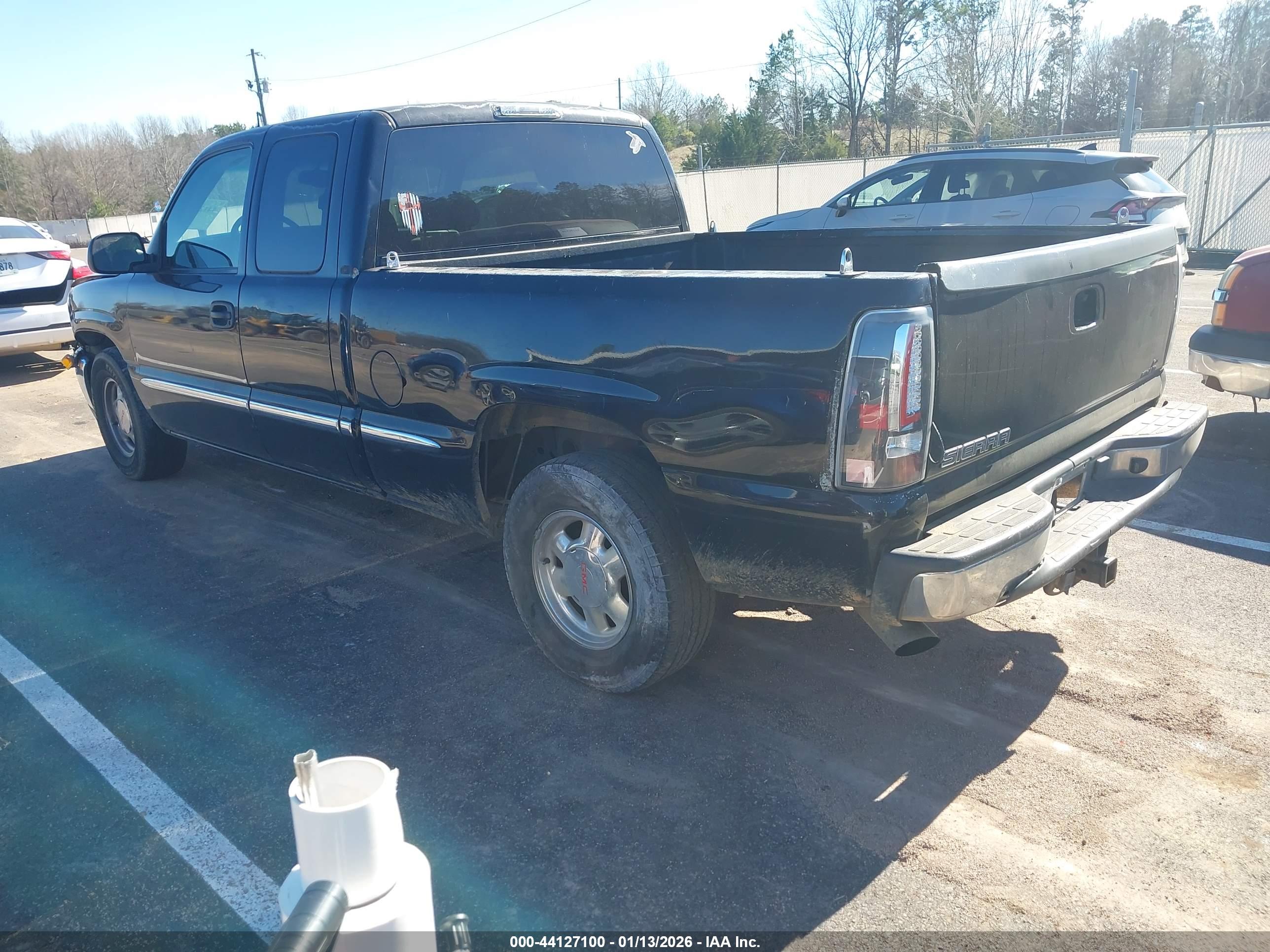GMC SIERRA image 3