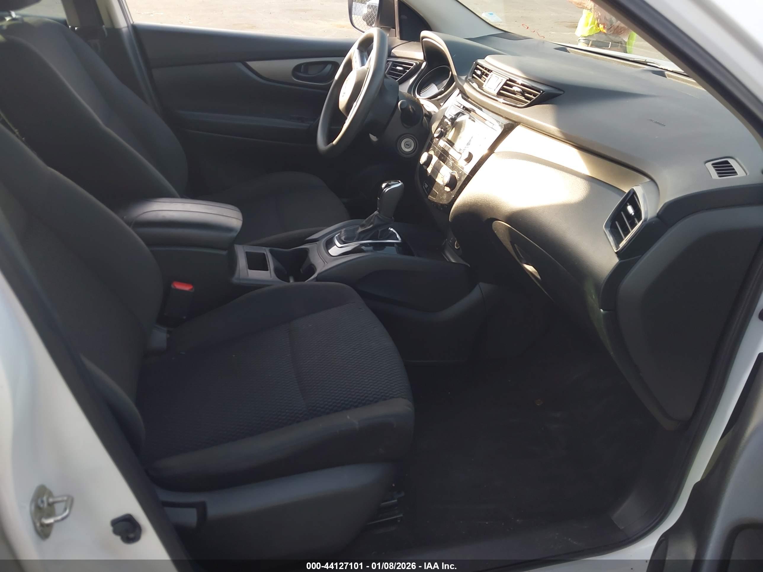 NISSAN ROGUE image 5