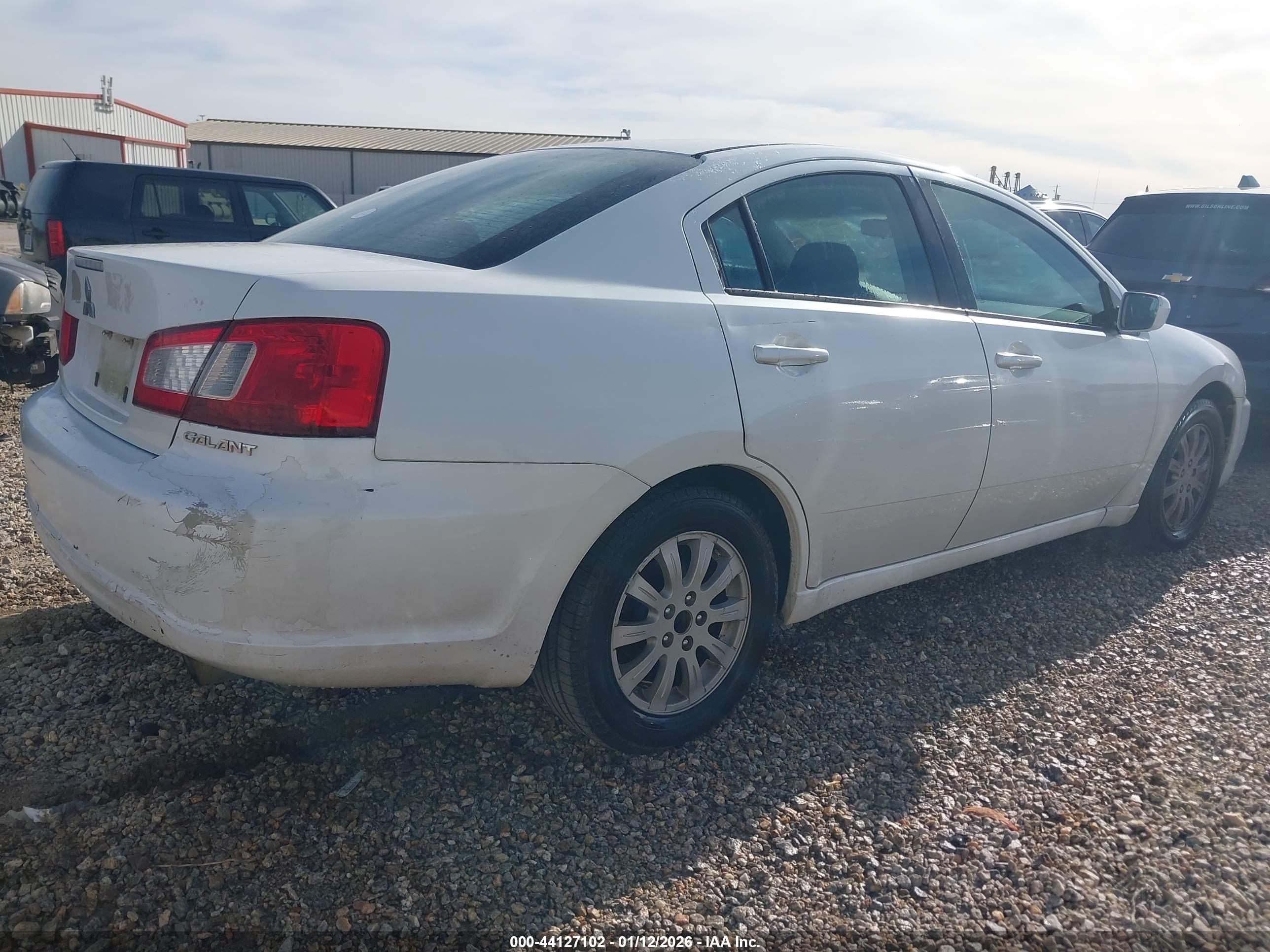 MITSUBISHI GALANT image 4