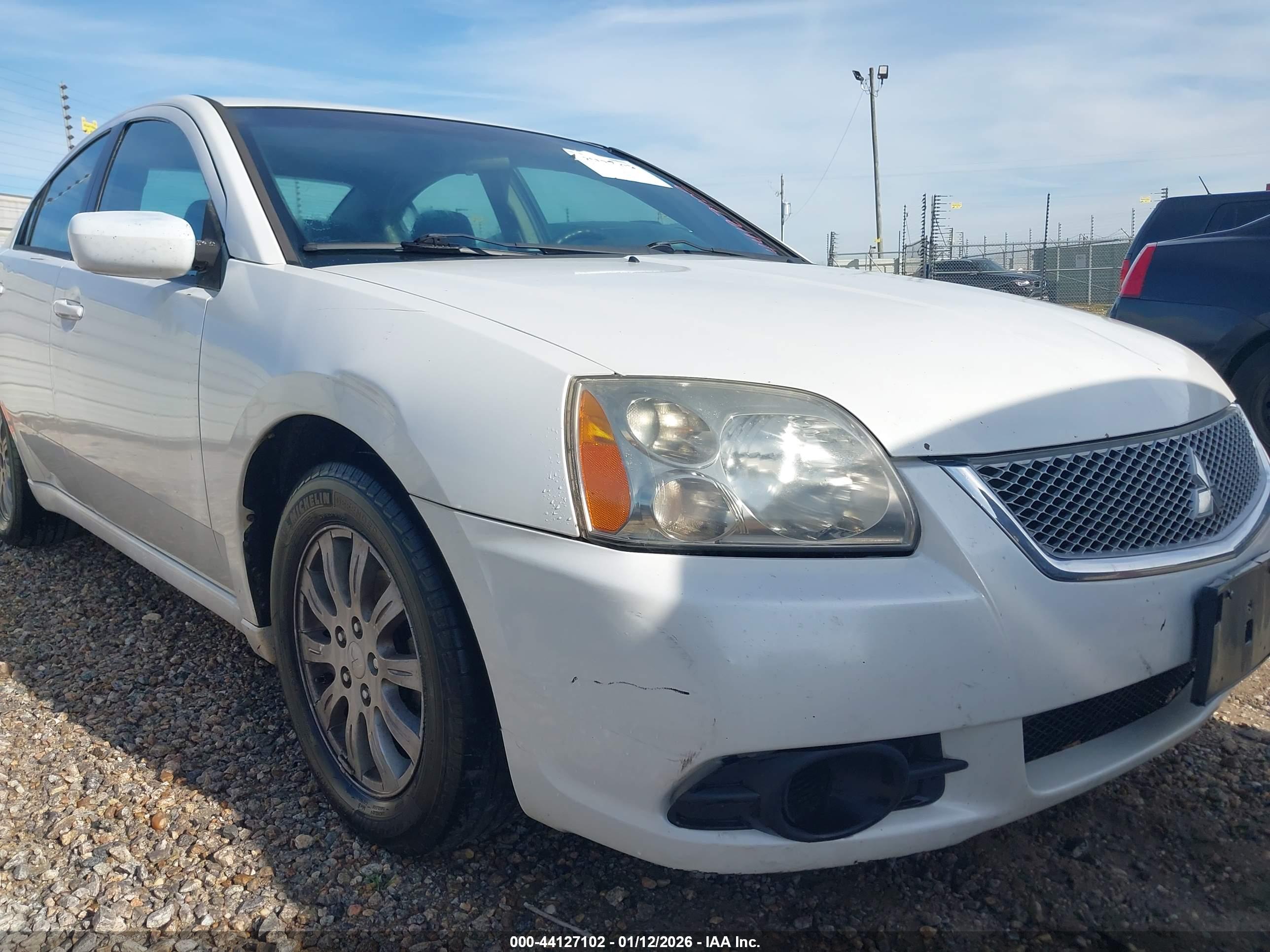 MITSUBISHI GALANT image 6