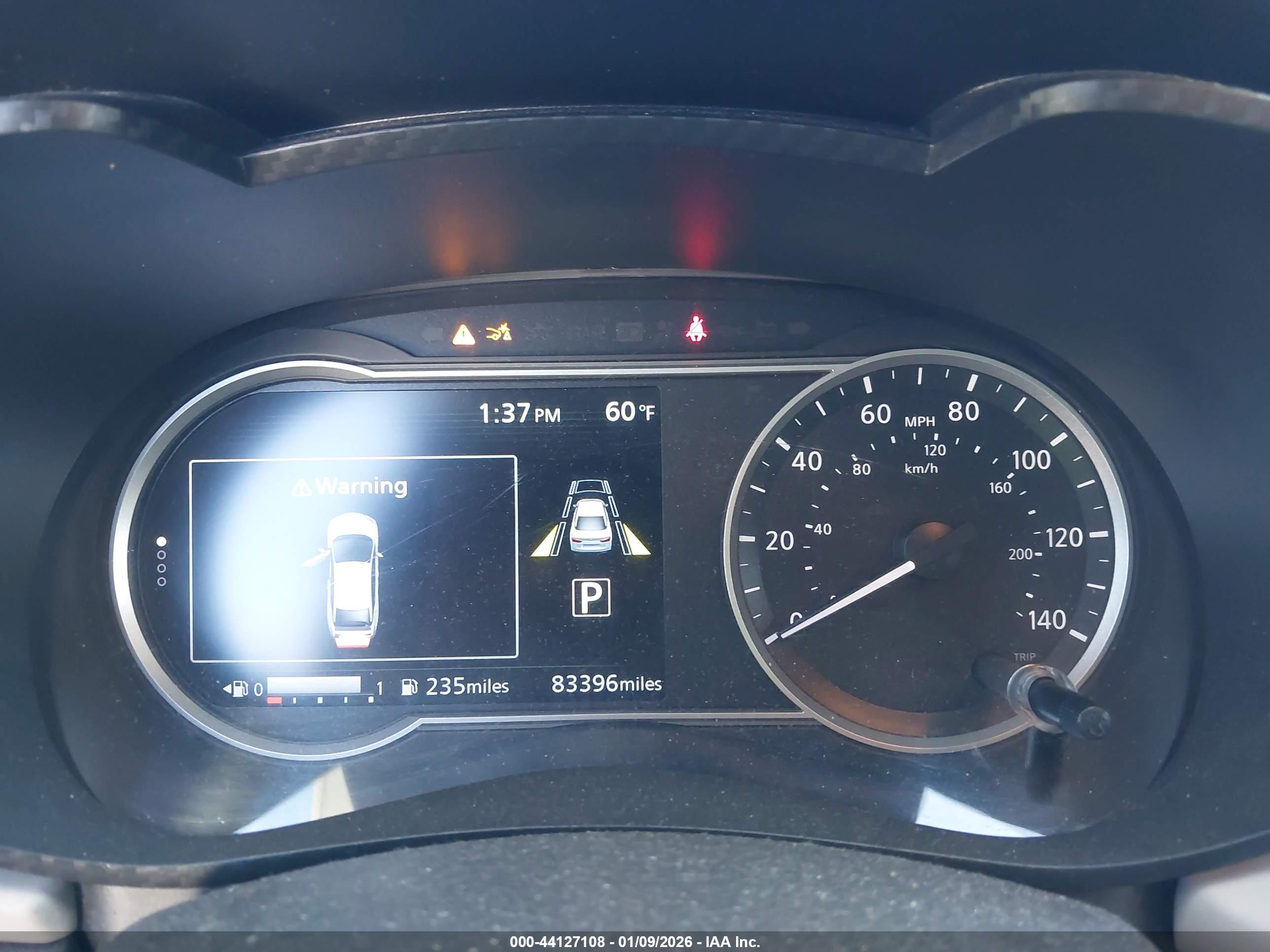 NISSAN VERSA image 7