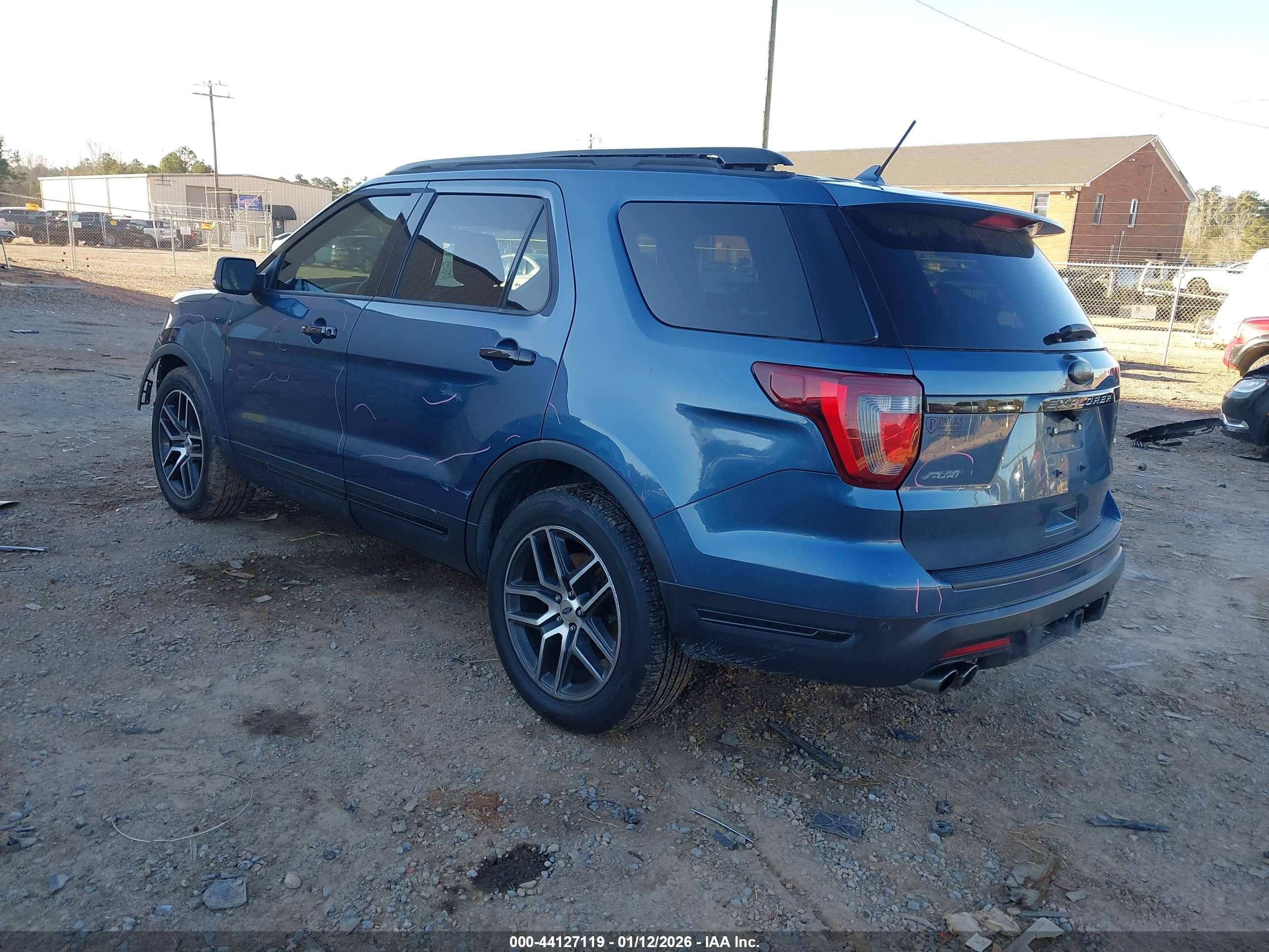 FORD EXPLORER image 3