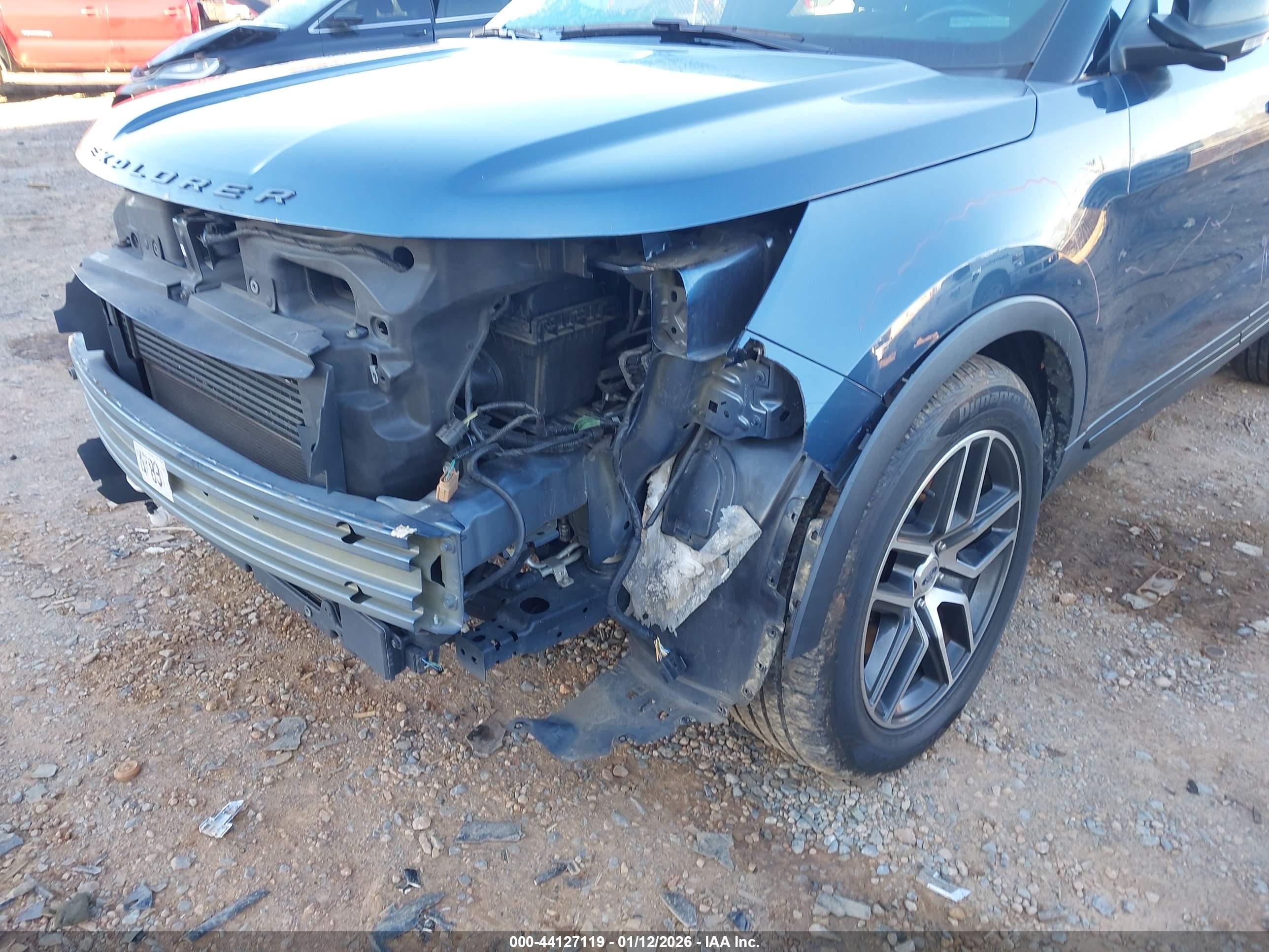 FORD EXPLORER image 6