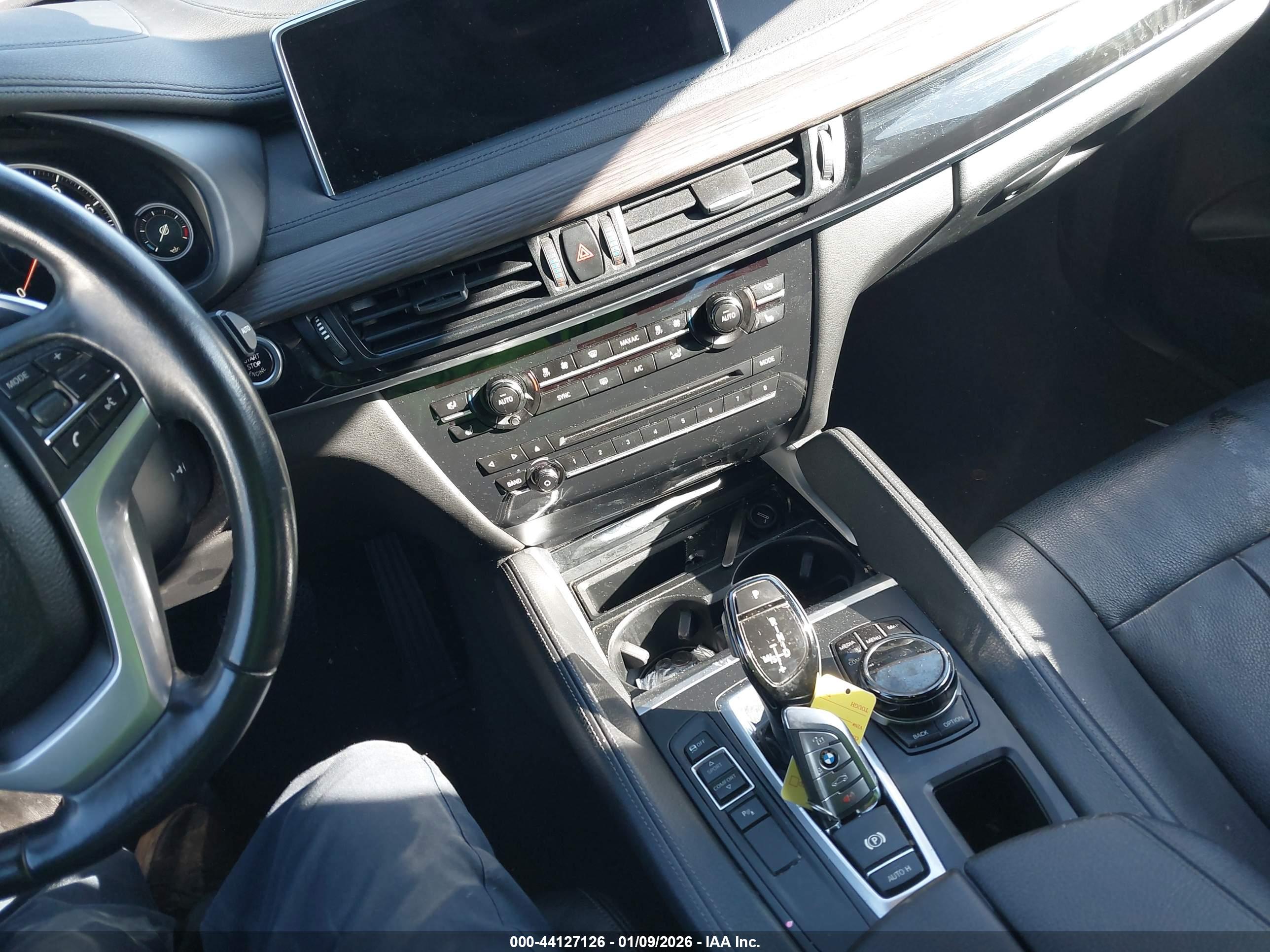 BMW X6 image 11