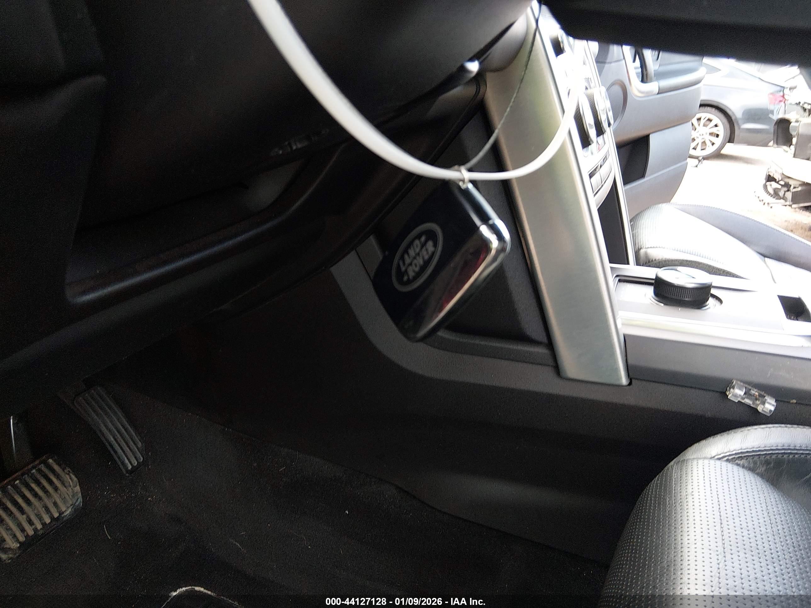 LAND ROVER image 11