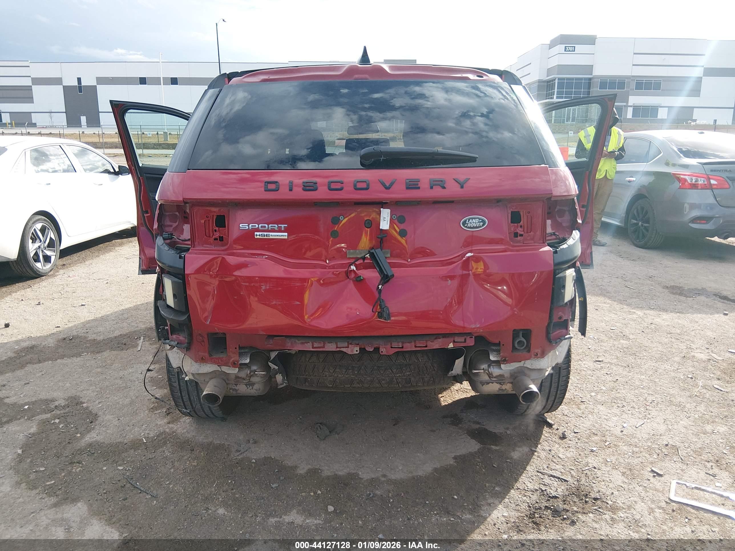 LAND ROVER image 6