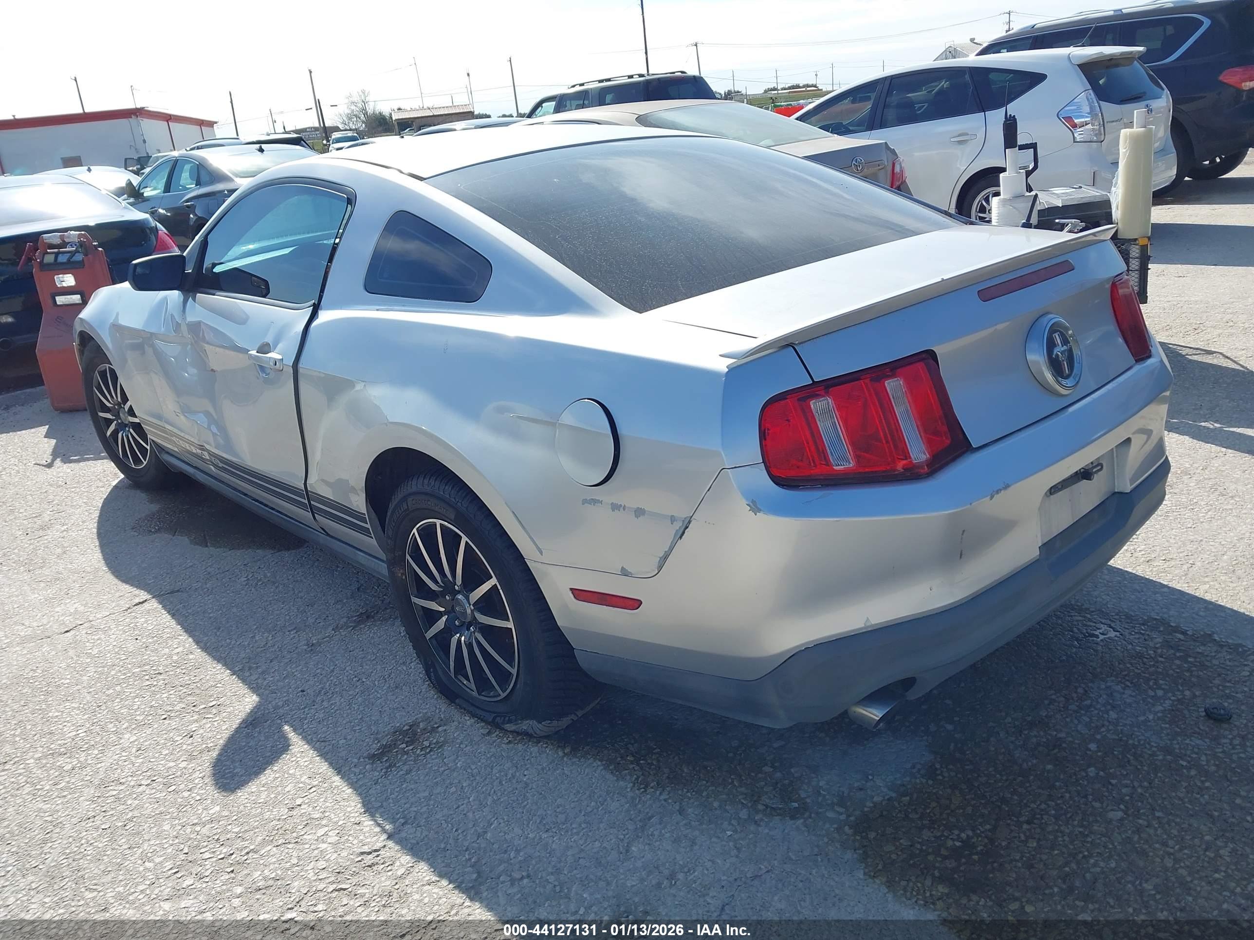 FORD MUSTANG image 3