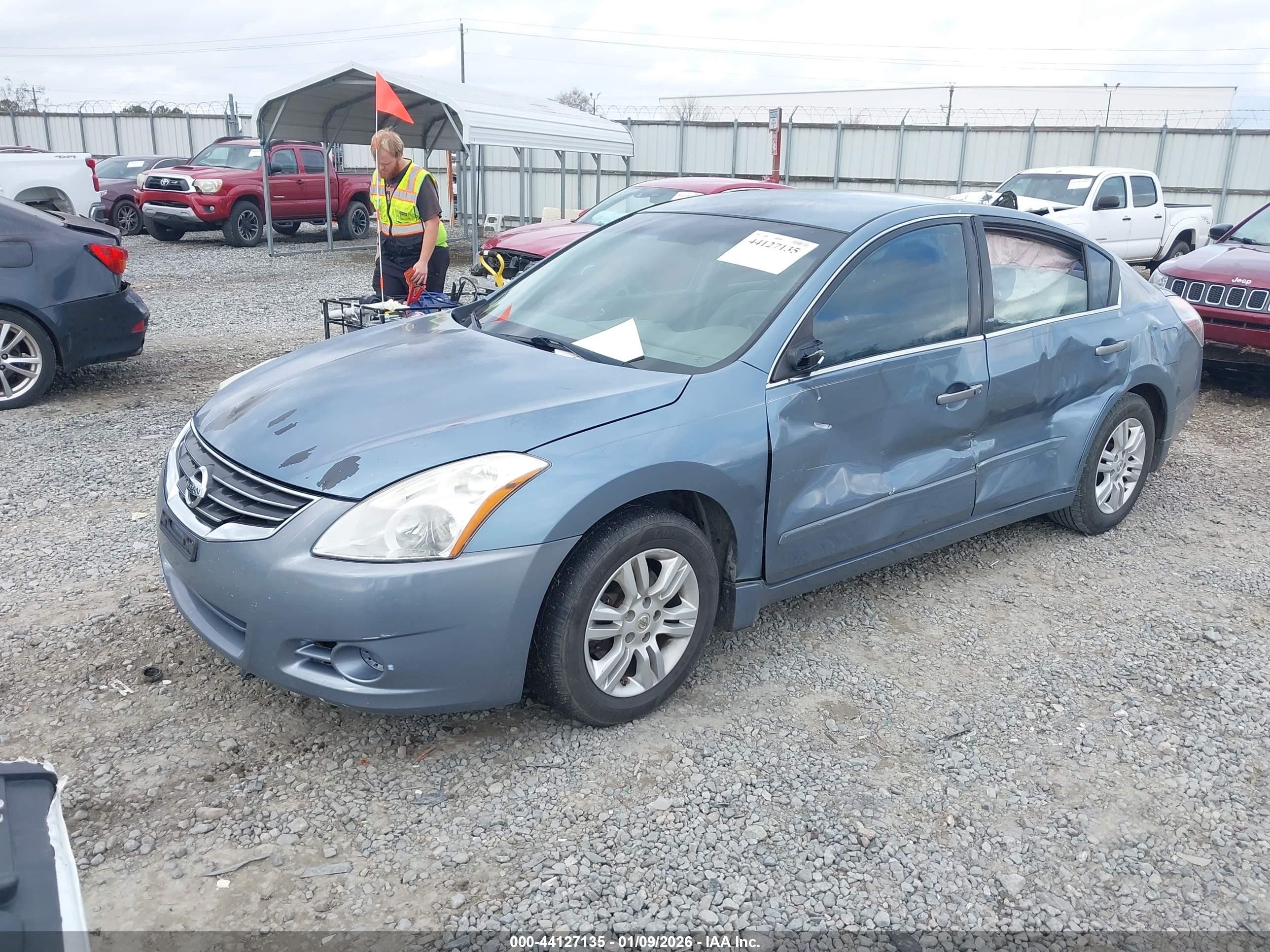 NISSAN ALTIMA image 2