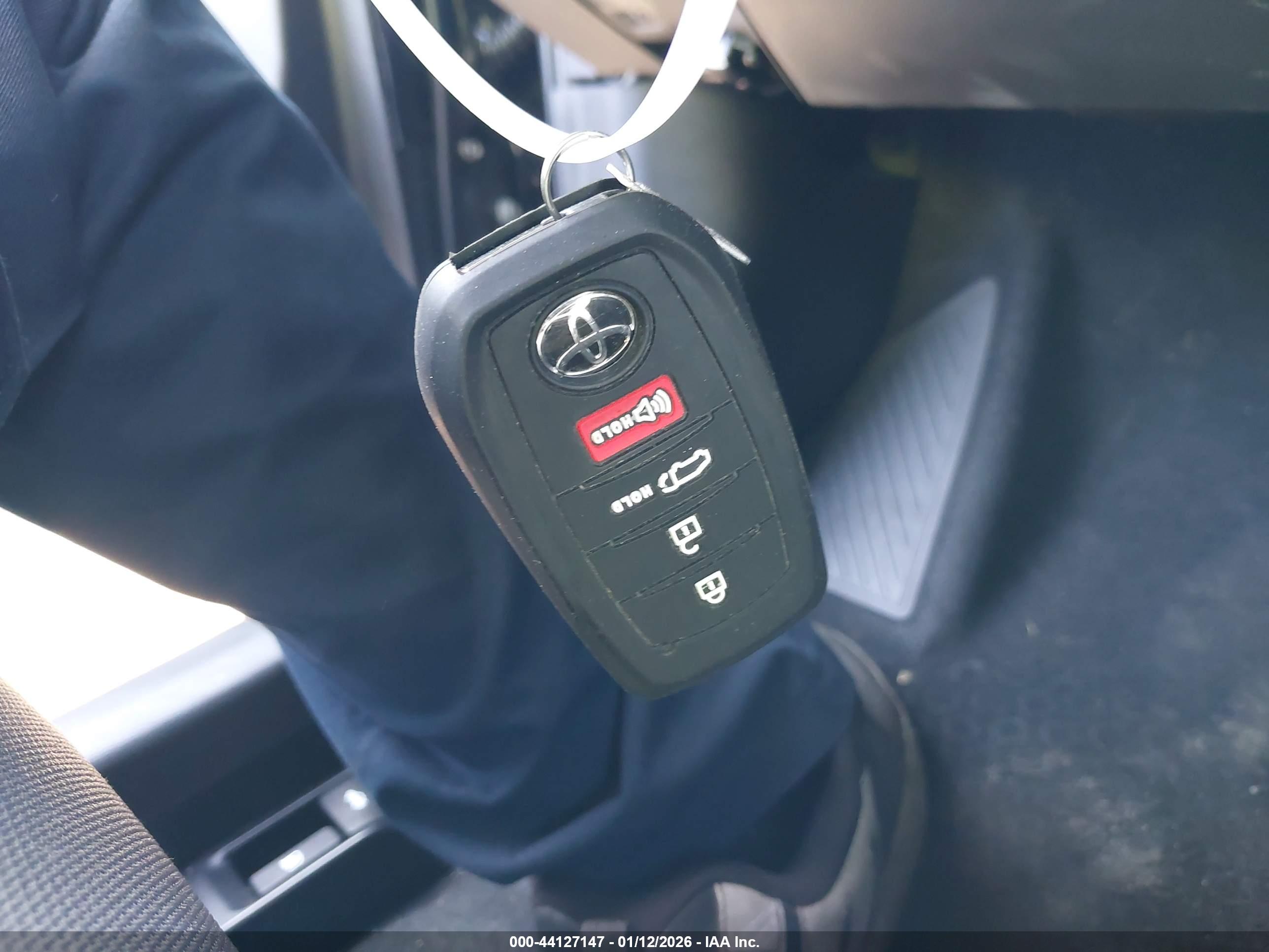 TOYOTA COROLLA image 11