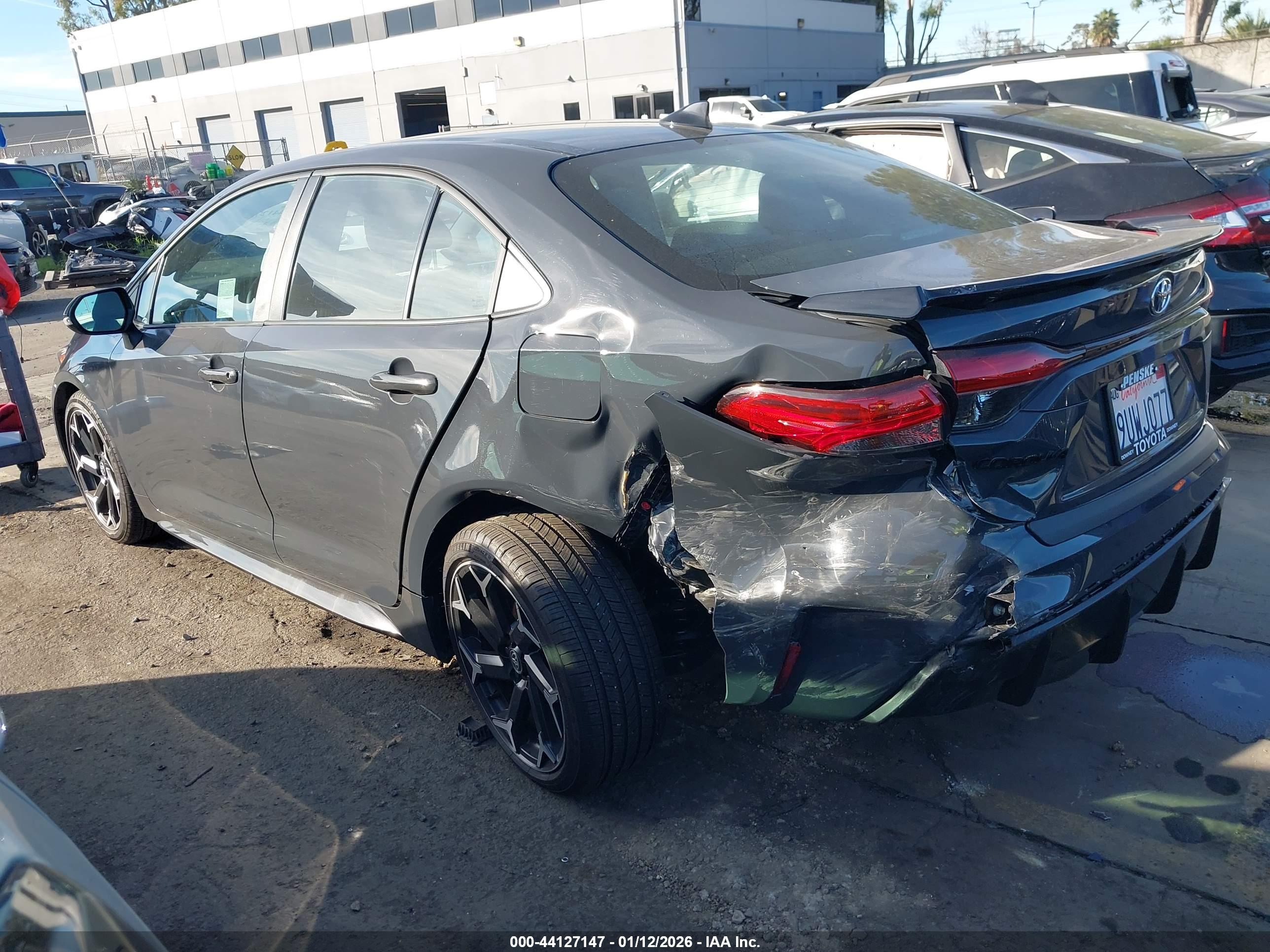 TOYOTA COROLLA image 3