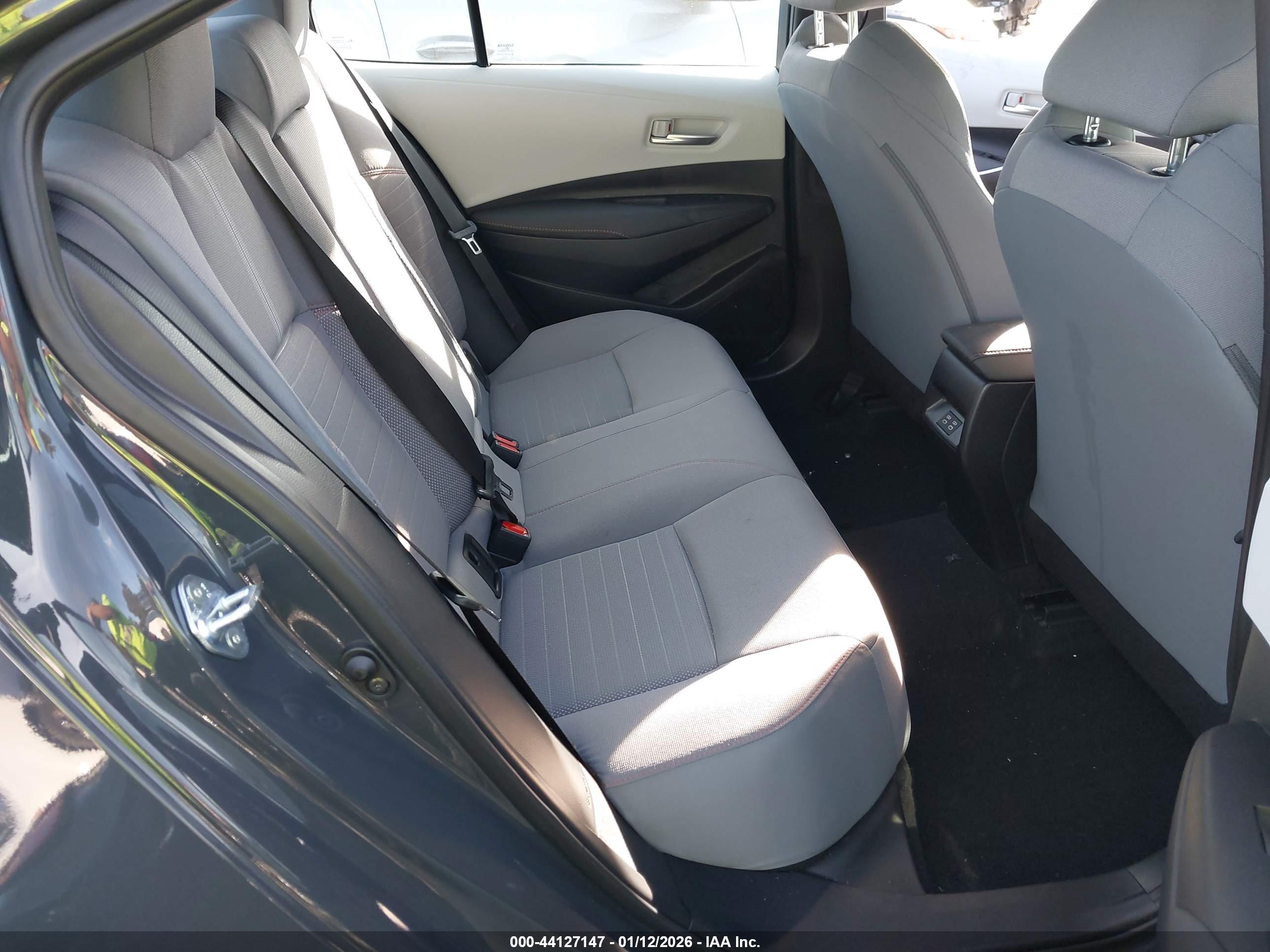TOYOTA COROLLA image 8