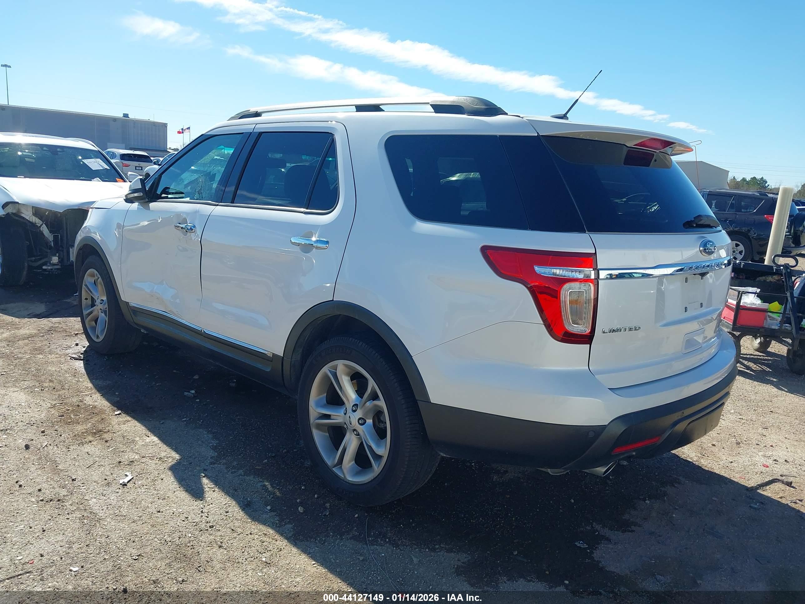 FORD EXPLORER image 3
