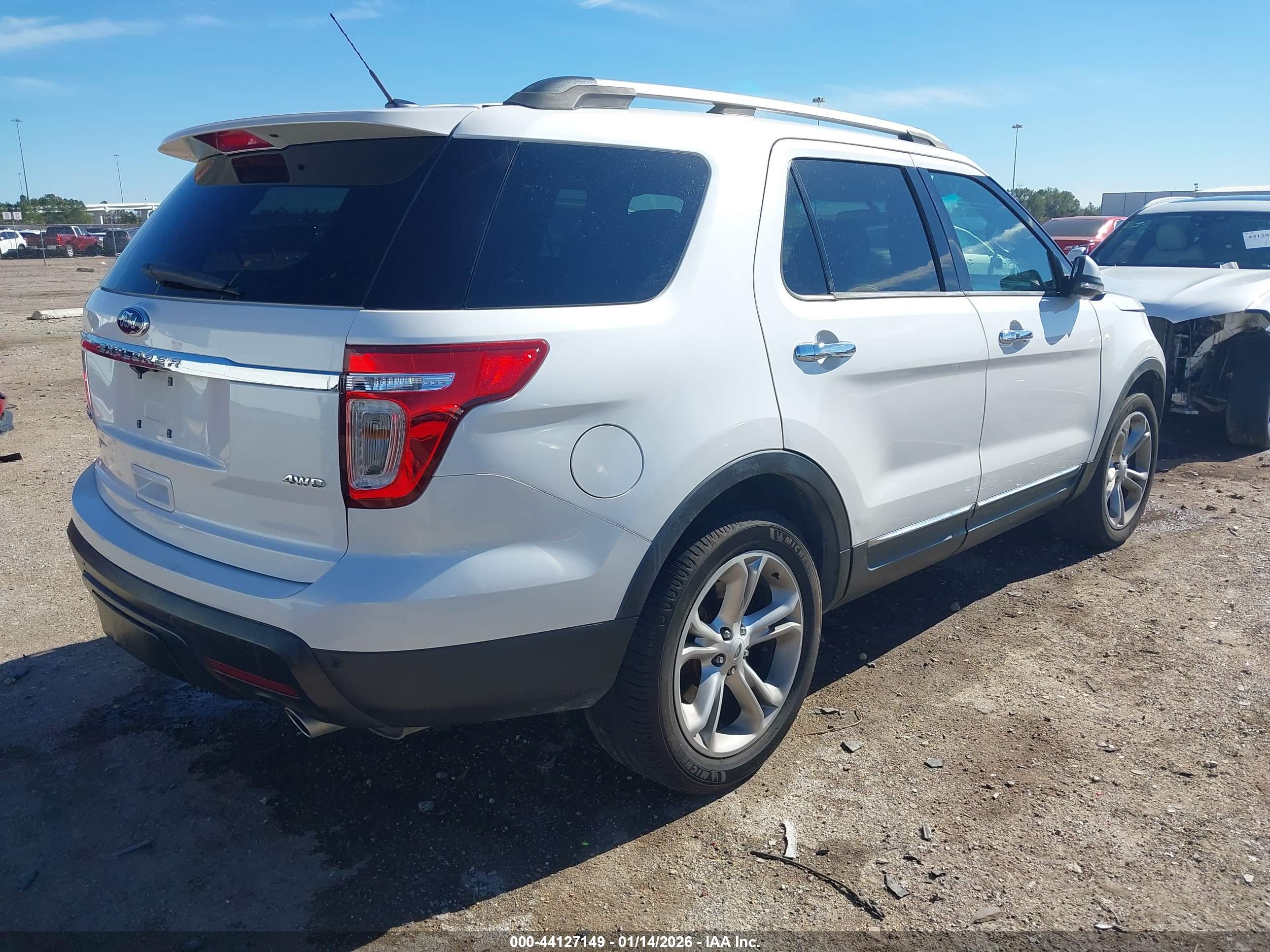FORD EXPLORER image 4