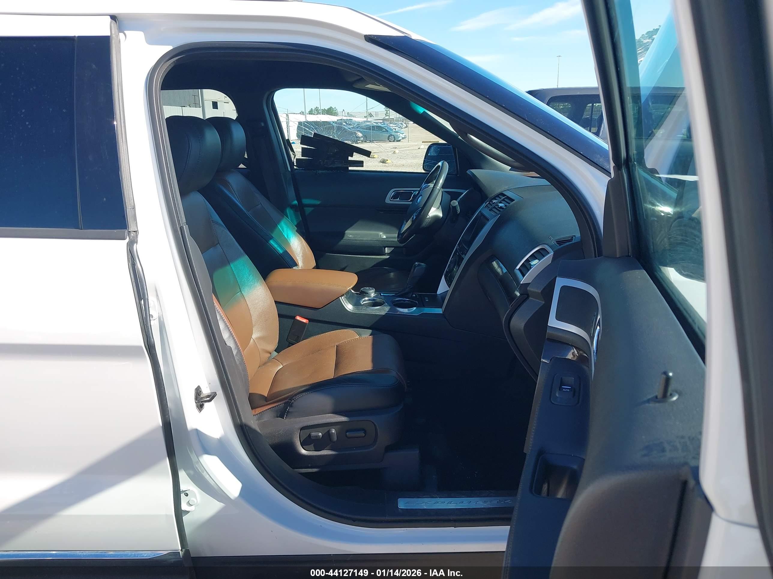 FORD EXPLORER image 5