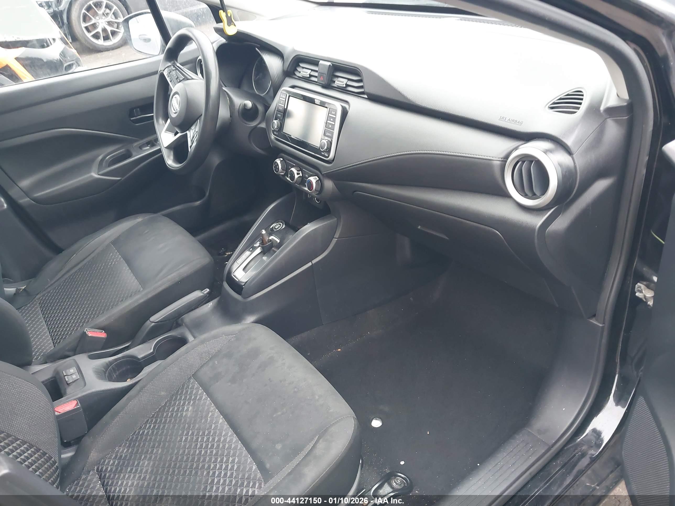 NISSAN VERSA image 5