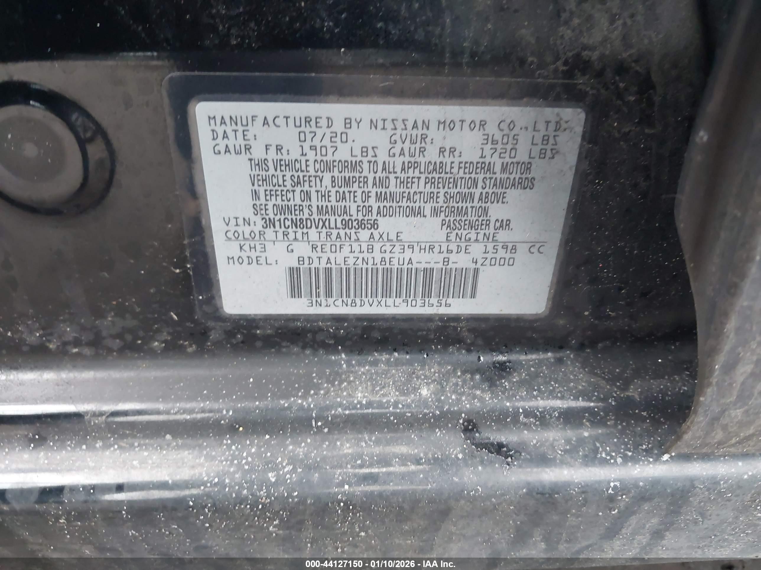 NISSAN VERSA image 9
