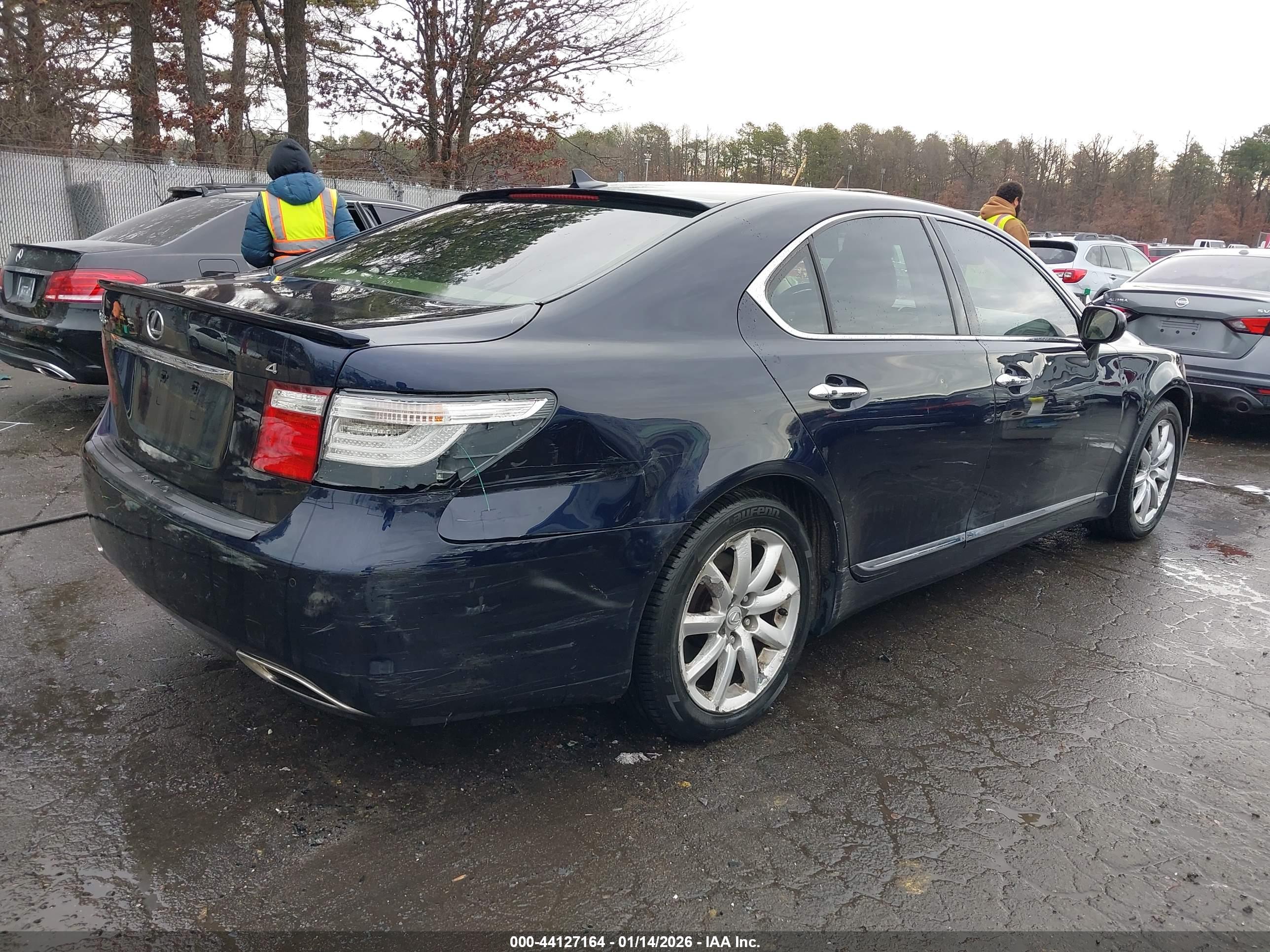 LEXUS LS image 4