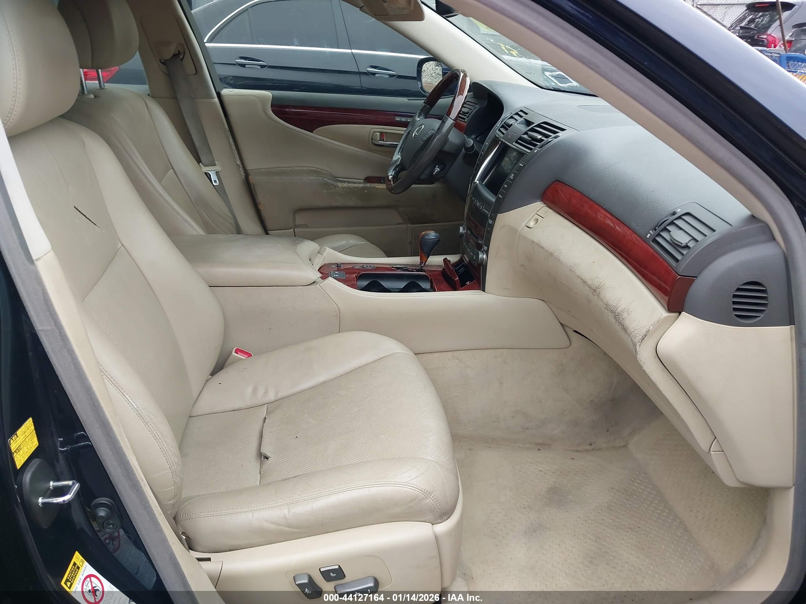 LEXUS LS image 5