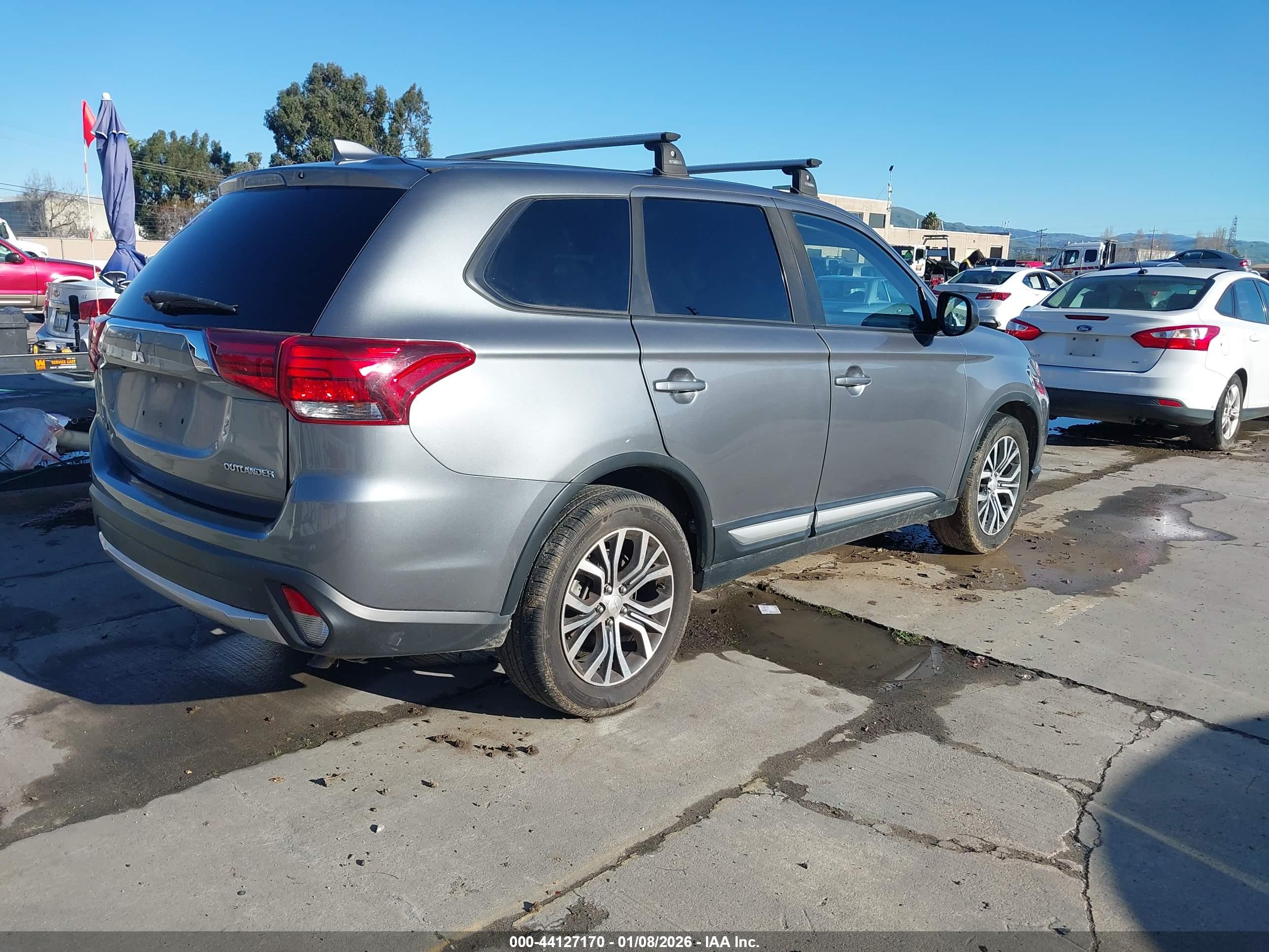 MITSUBISHI OUTLANDER image 4