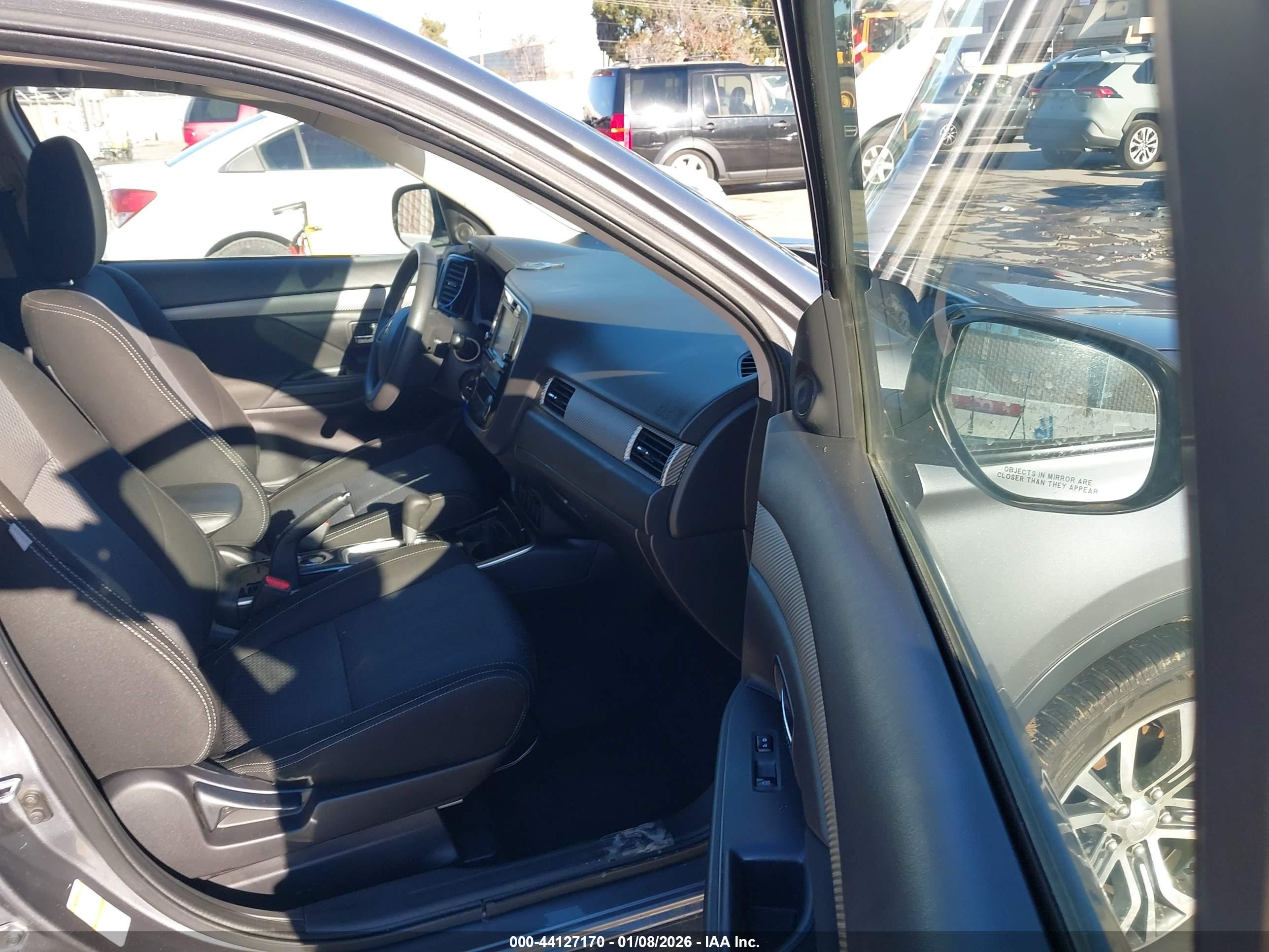 MITSUBISHI OUTLANDER image 5