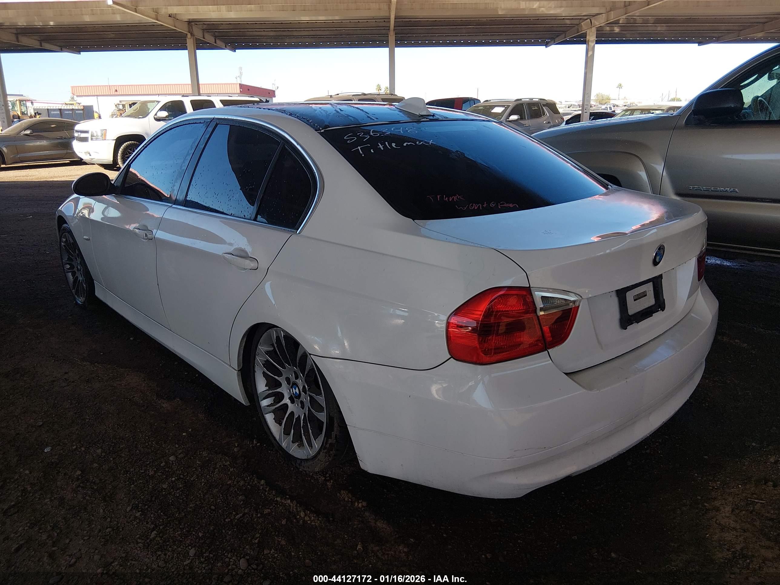 BMW 330I image 3